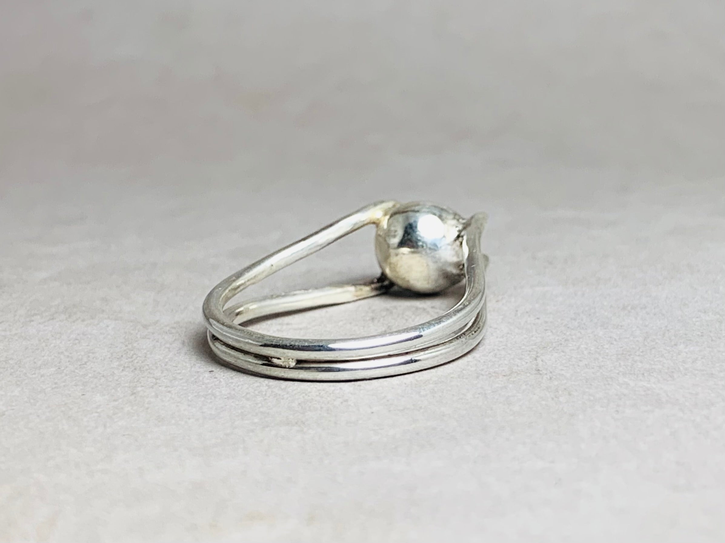 Silberkugelring 925 Silber Ring Handgemachter Statement-Ring Modern Einzigartiger Ring Alltagsring