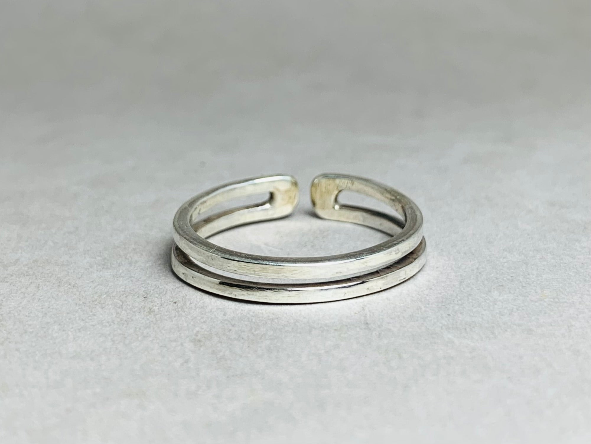 Doppelter Bandring 925 Sterling Silber Ring Zierlicher Minimalistischer Ring Verstellbarer Ring Moderner Eleganter Ring Handgemachter Alltagsring