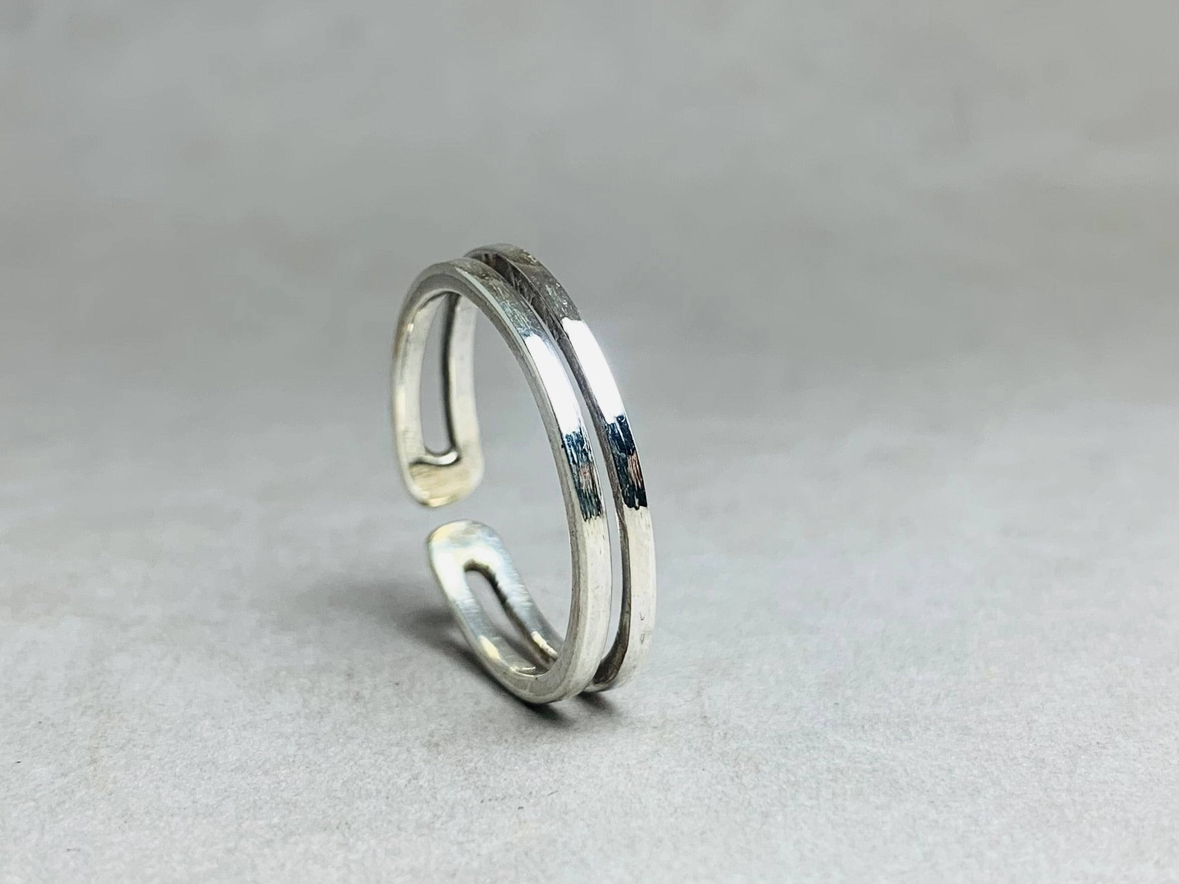 Doppelter Bandring 925 Sterling Silber Ring Zierlicher Minimalistischer Ring Verstellbarer Ring Moderner Eleganter Ring Handgemachter Alltagsring