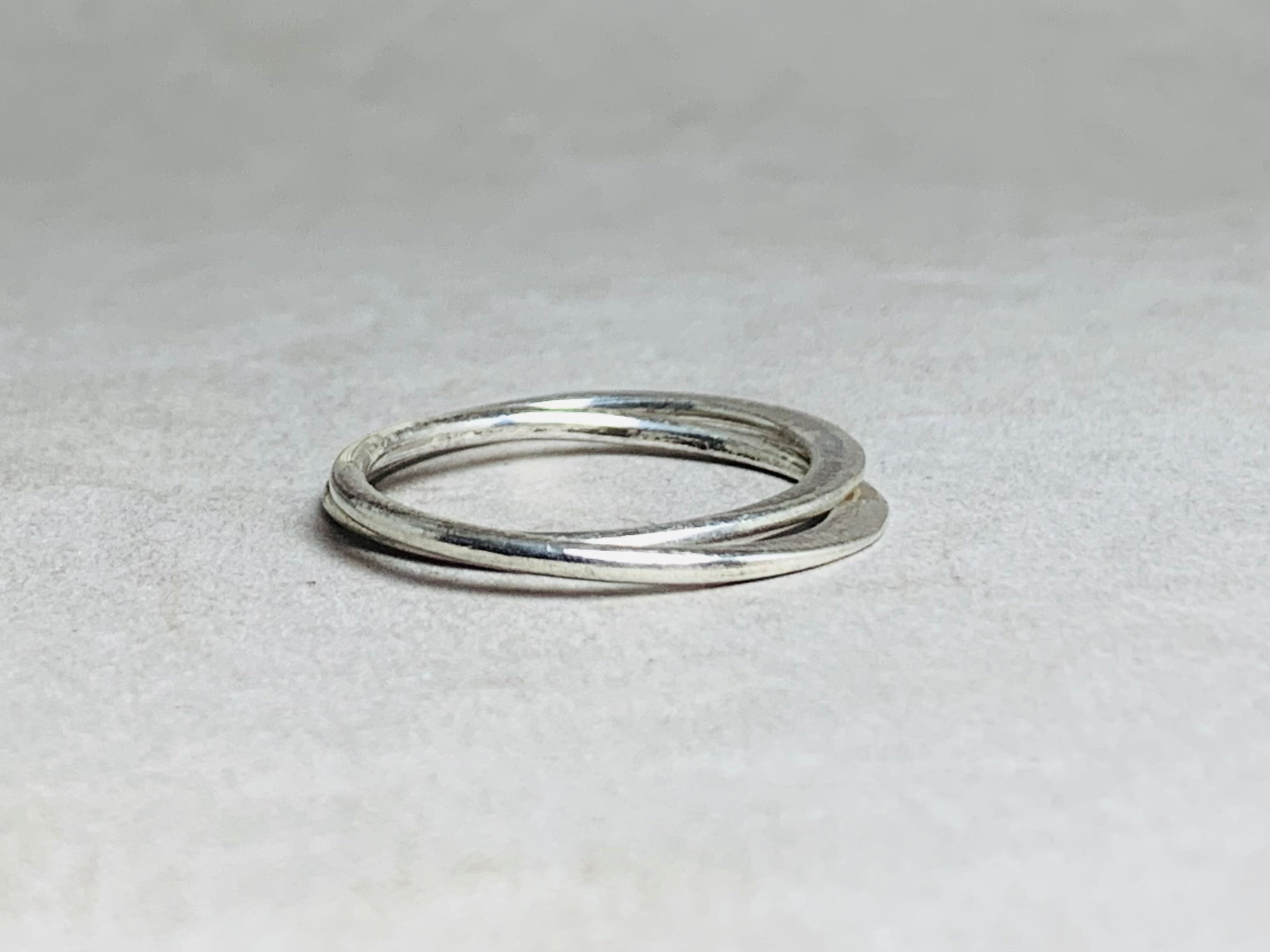 Silberner Rollring 925 Sterling Silber Minimalistischer Ineinandergreifender Ring Handgemachter Einzigartiger Ring Stapelring Doppelter Rollring
