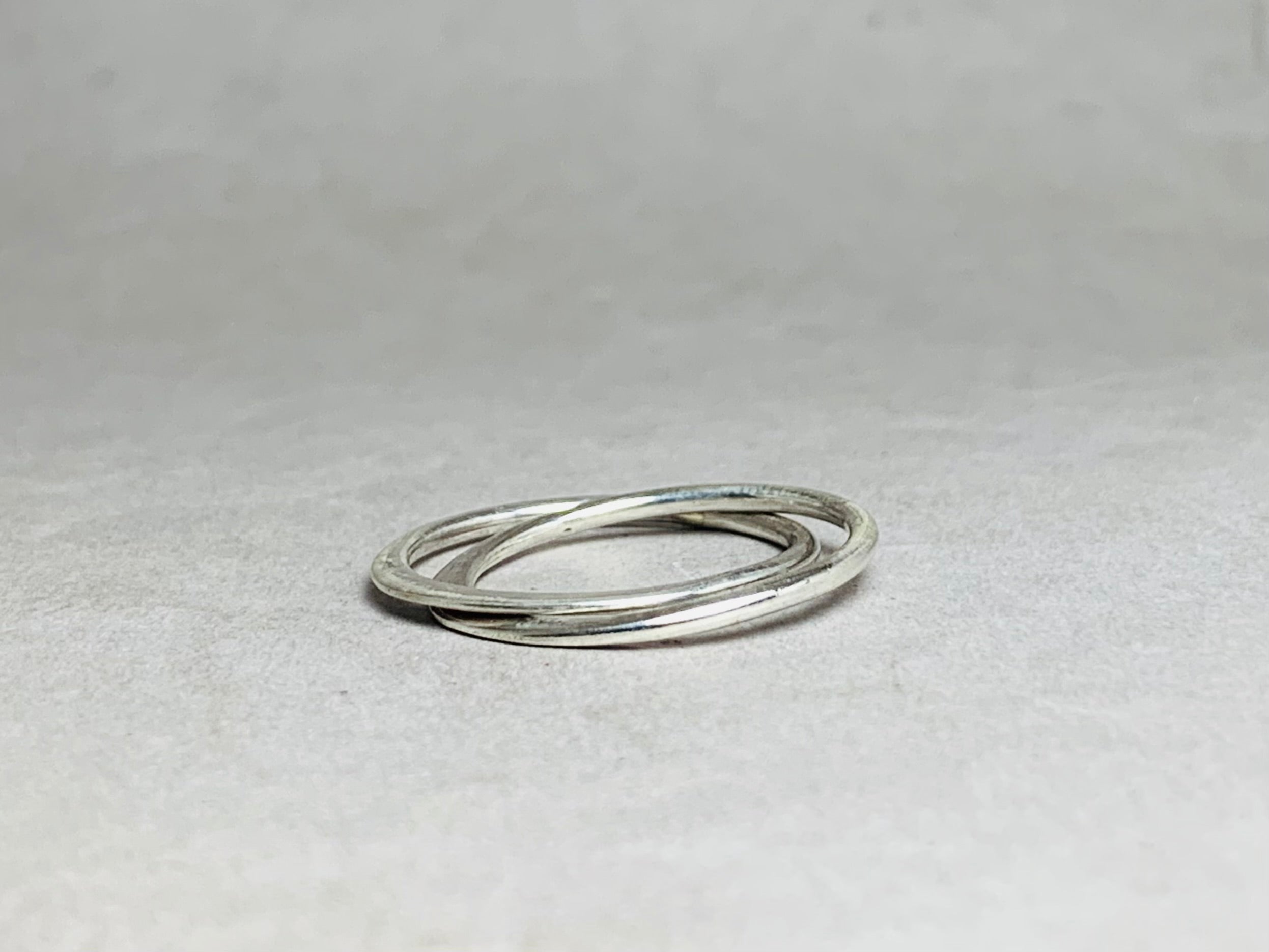 Silberner Rollring 925 Sterling Silber Minimalistischer Ineinandergreifender Ring Handgemachter Einzigartiger Ring Stapelring Doppelter Rollring