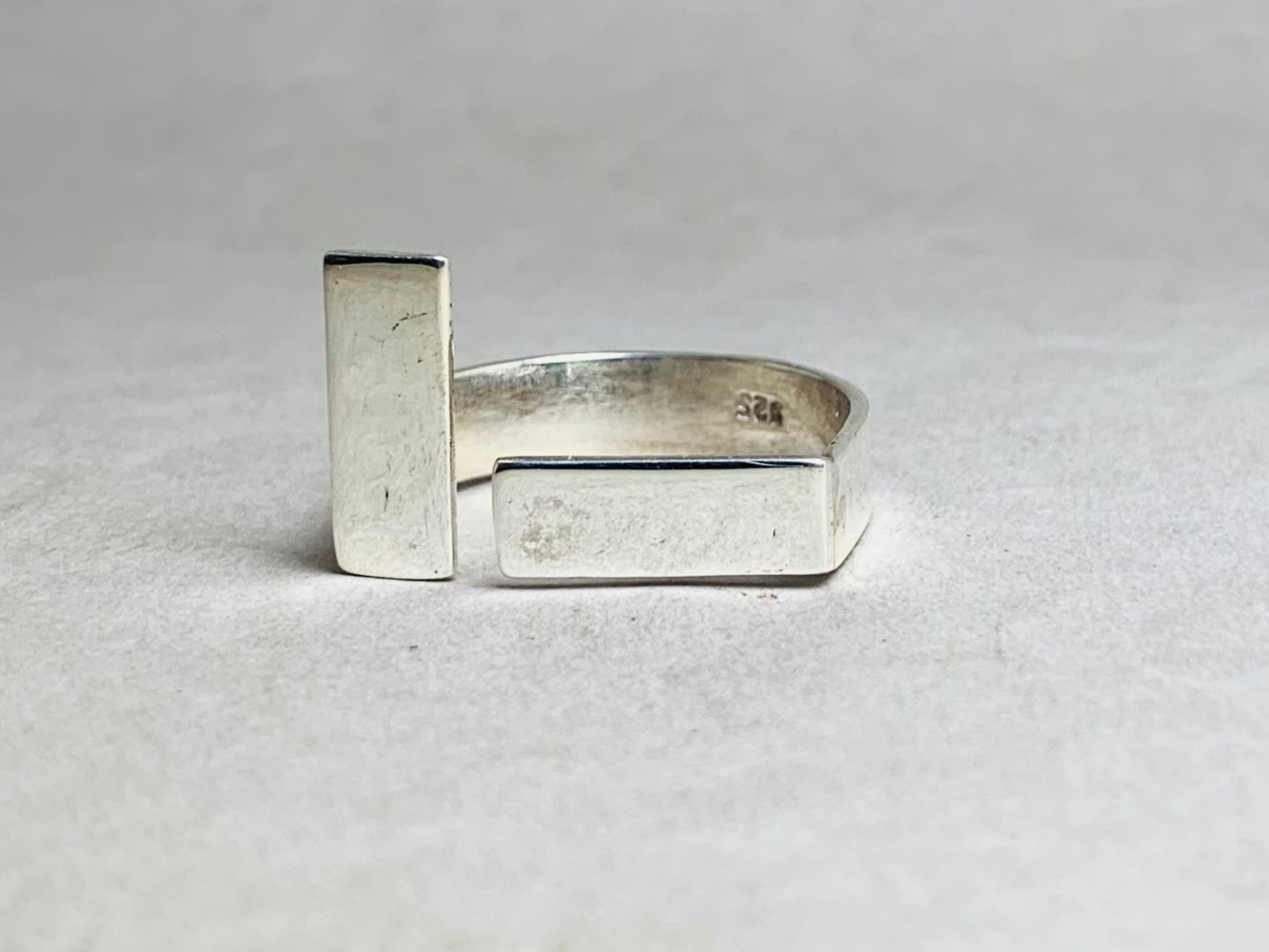Bar Ring 925er Sterling Silber Ring Handgefertigter Statement Ring Eleganter Design Ring Doppelter Bar Ring Verstellbar