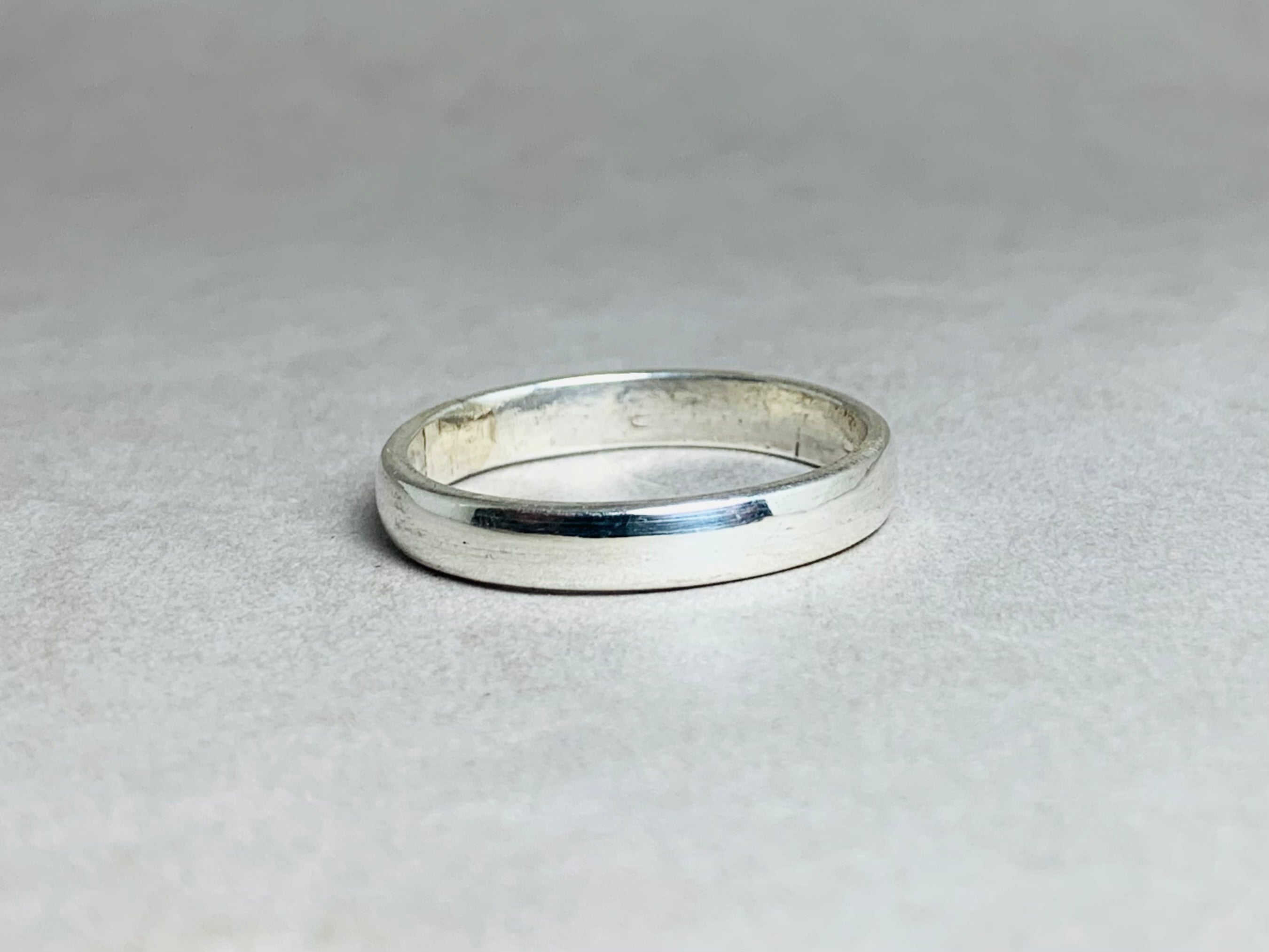 Silberbandring 925er Silberring Schlichter minimalistischer Bandring Stapelbarer handgefertigter Ring