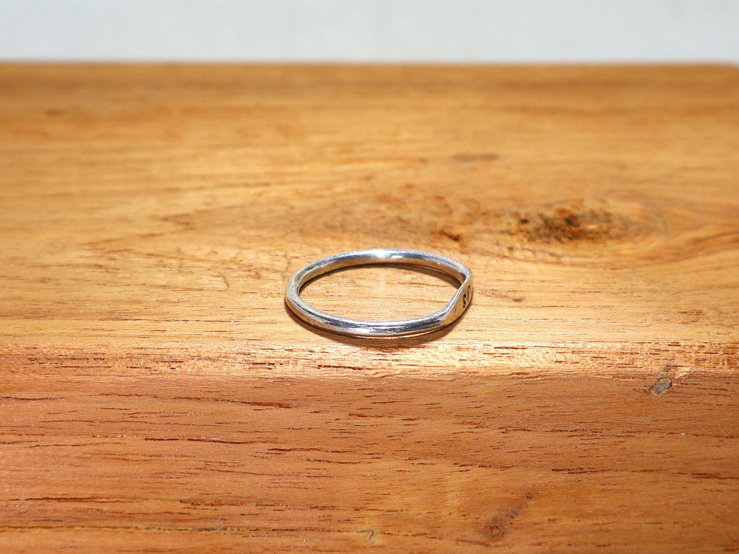 Gepersonaliseerde Initiaal Ring 925 Zilveren Ring Handgemaakte Minimalistische Ring Verfijnde Initiaal Ring