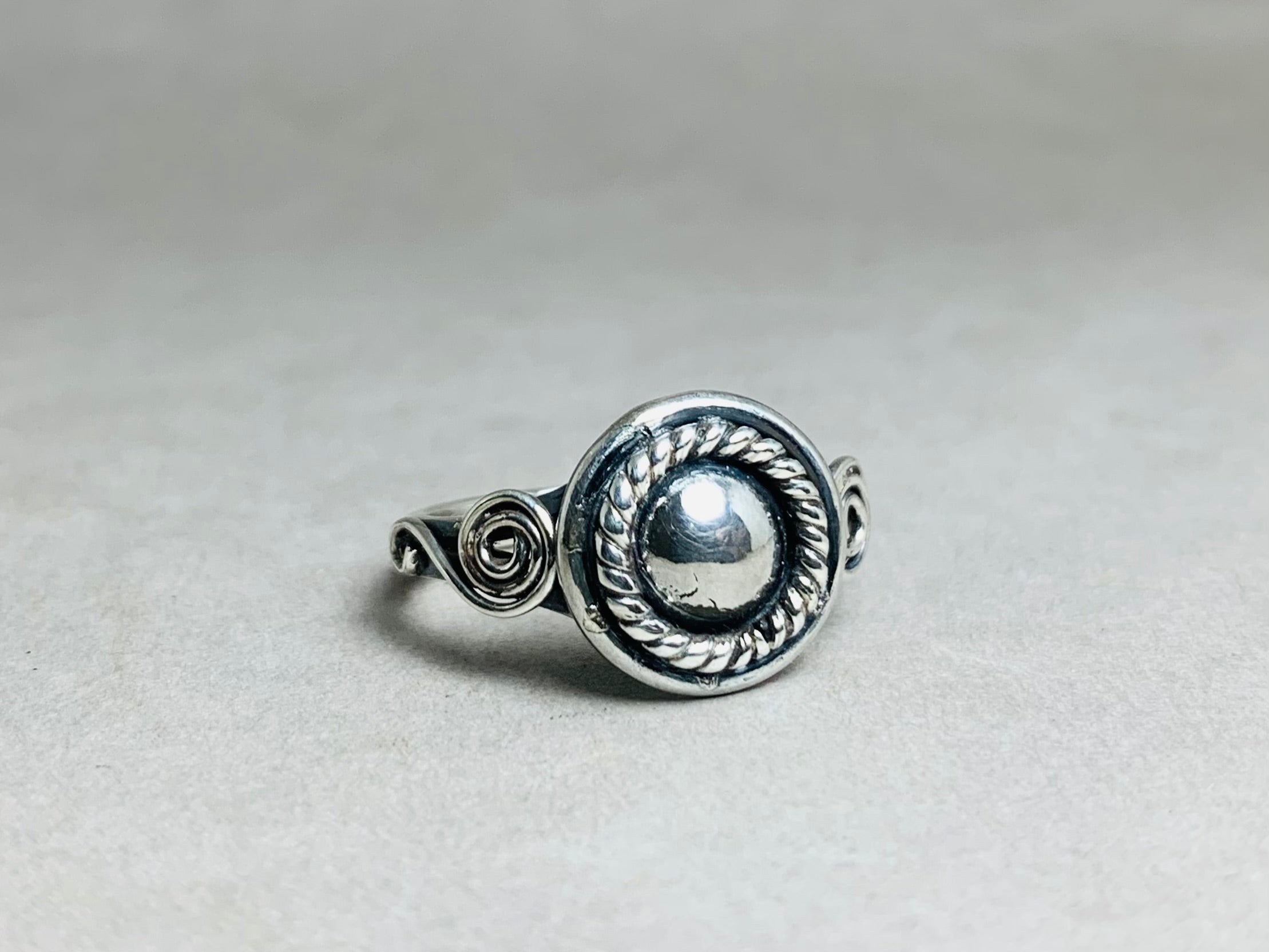 Kugelring 925er Silberring Statement Ring Handgefertigter Ring Silber Spiralring Kuppelring Boho Ring