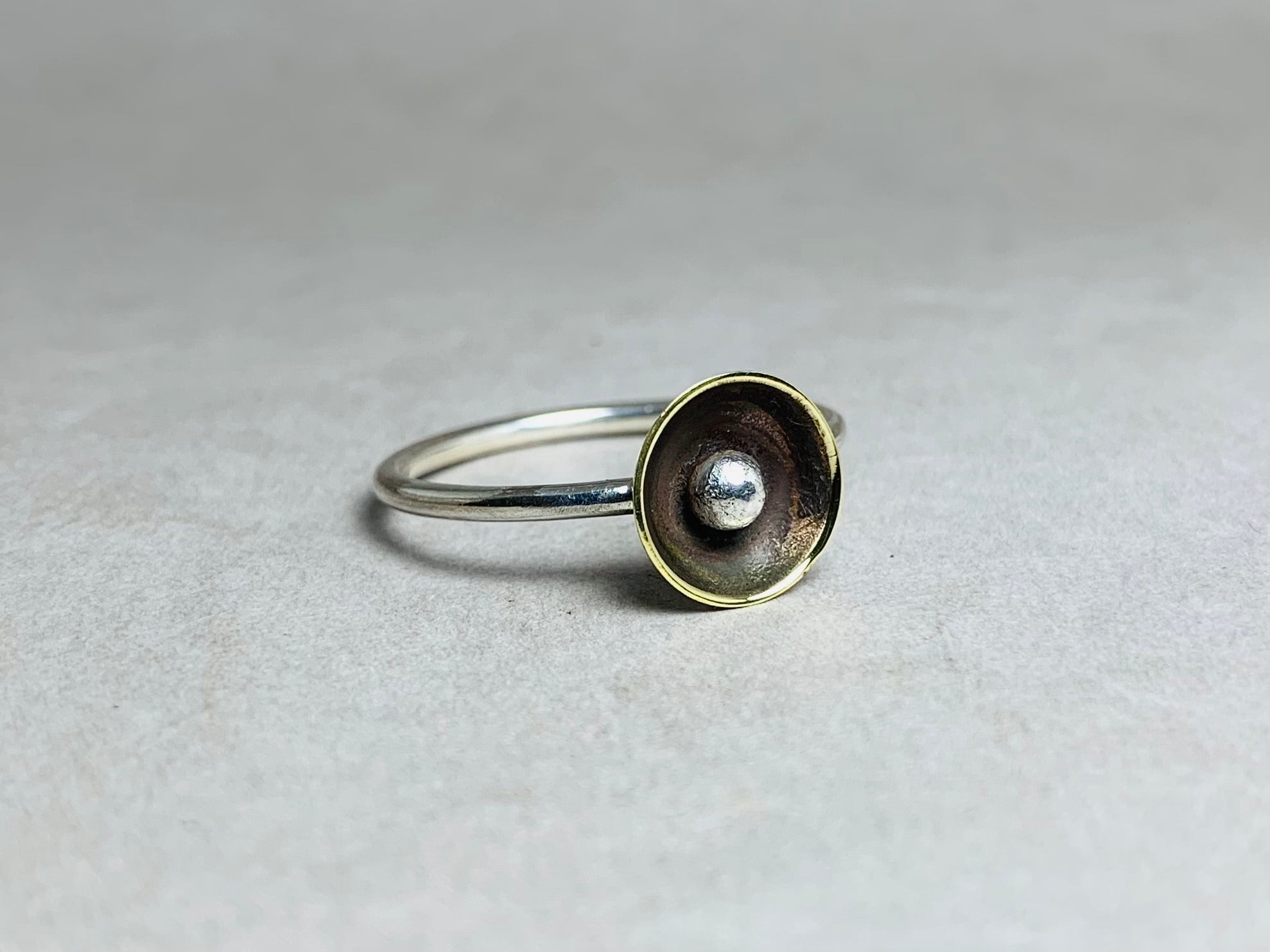 Gepunkteter Domring 925er Silberring Halbkugelring Alltagsring Handgemachter Cup Ring Boho Ring Für jeden Tag