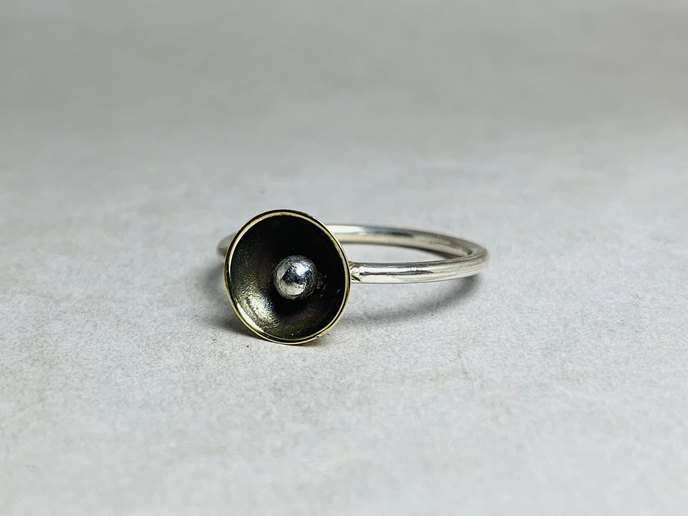 Gepunkteter Domring 925er Silberring Halbkugelring Alltagsring Handgemachter Cup Ring Boho Ring Für jeden Tag