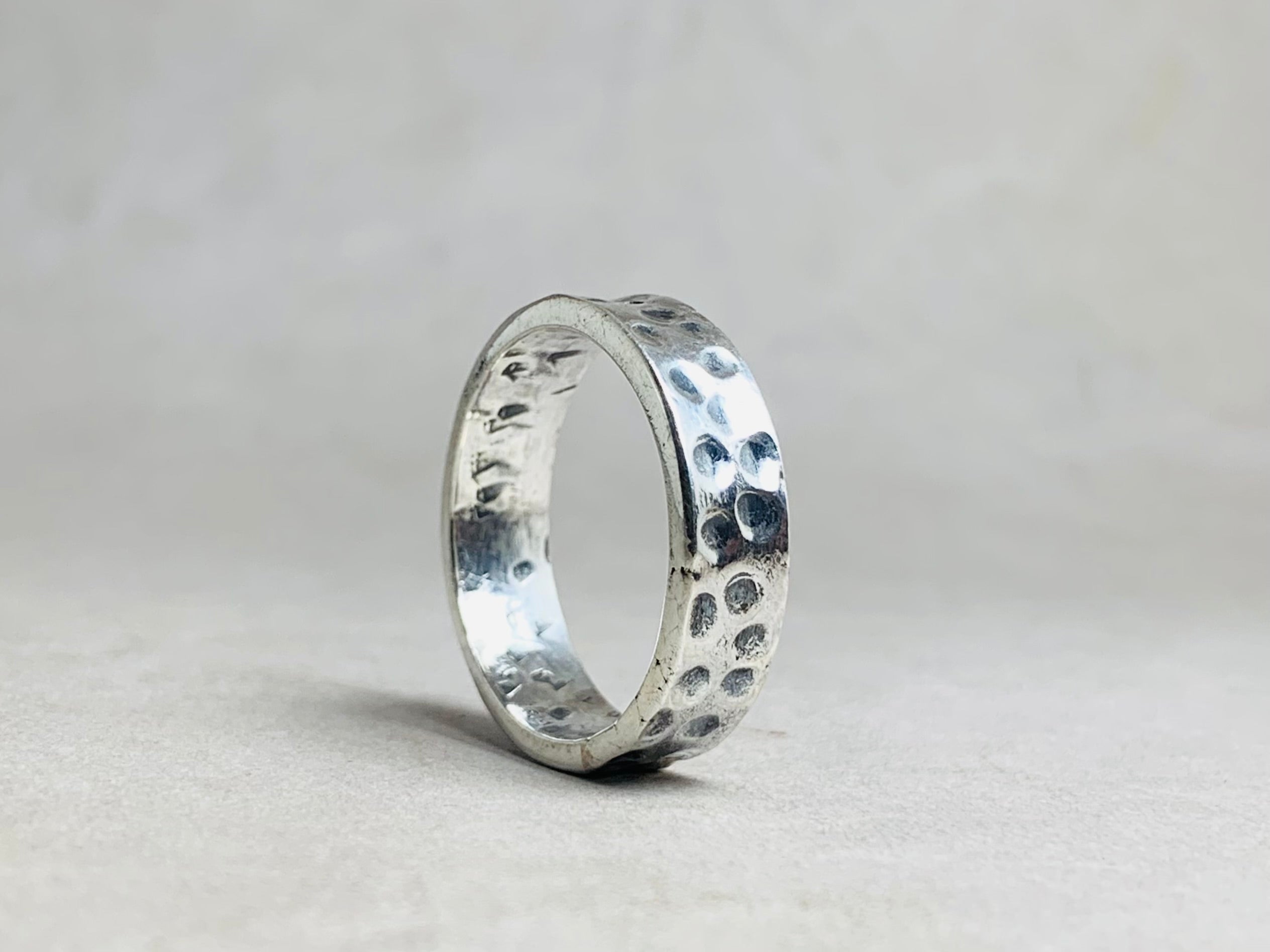 Gehämmerter Bandring 925er Silberring Unisex Statement Ring Handgemachter Silberring Alltagsring Schwerer Ring Geschenk für Sie