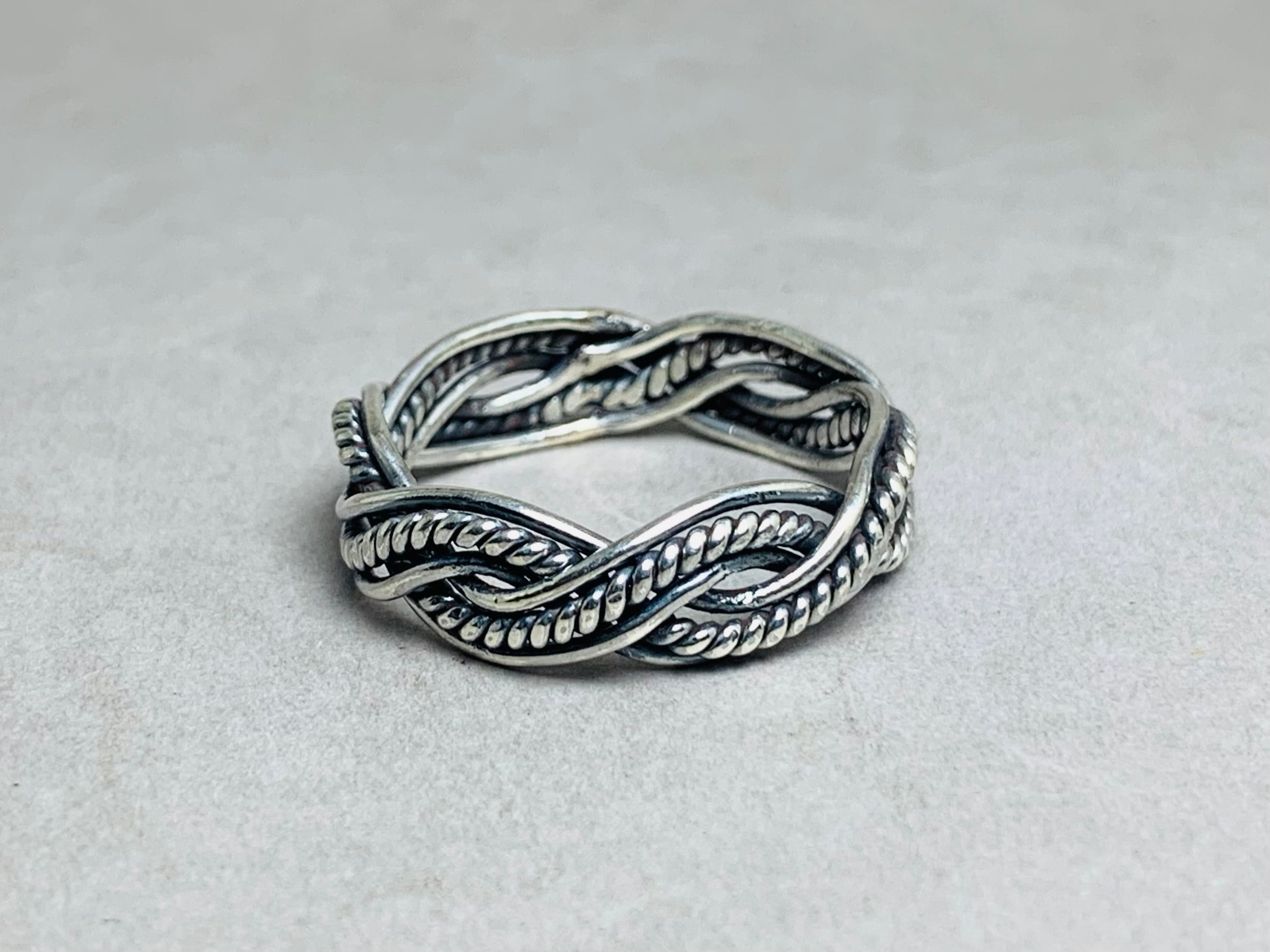 Gedrehter Ring 925 Silberring Zierlicher Minimalistischer Ring Einzigartiges Design Handgefertigter Artikel Versprechensring