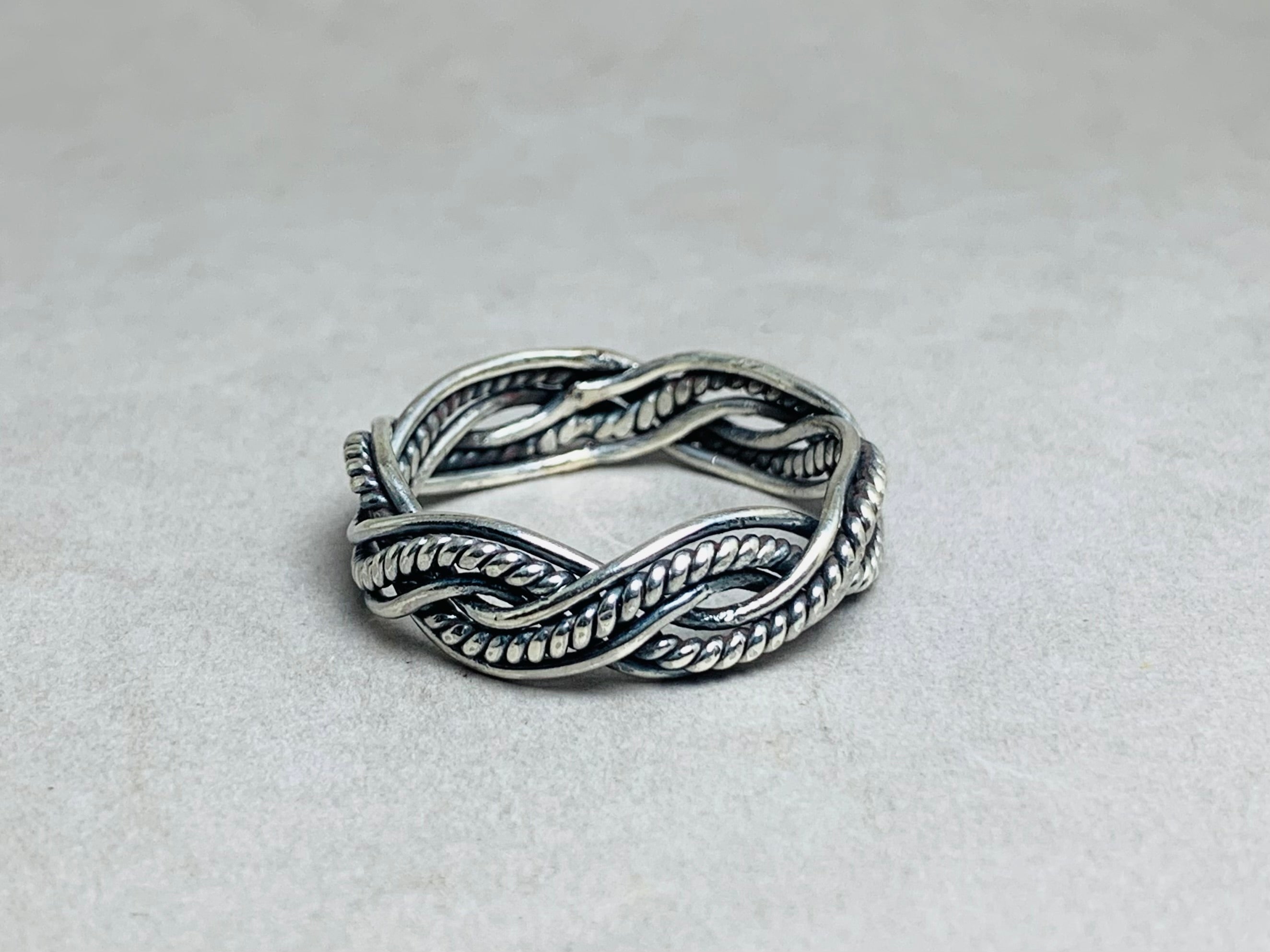 Gedrehter Ring 925 Silberring Zierlicher Minimalistischer Ring Einzigartiges Design Handgefertigter Artikel Versprechensring