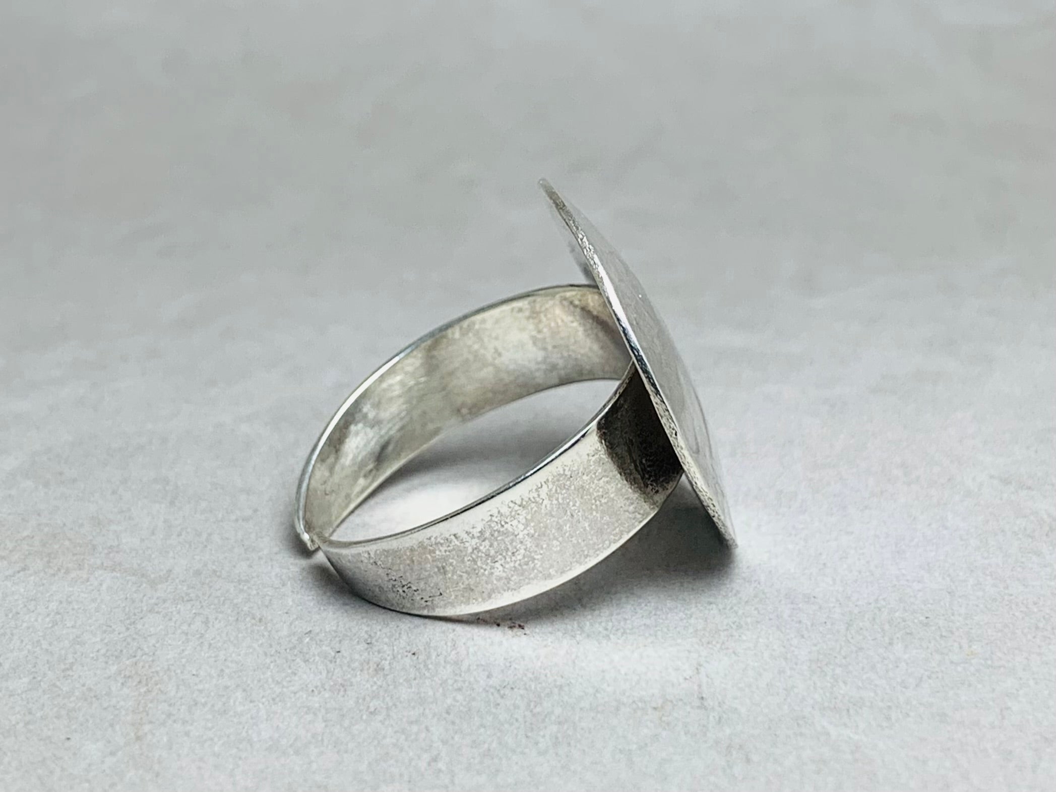 Gehämmerter Ring 925 Sterling Silber Ring Unisex Statement Ring Handgemachter Silberring Alltagsring Schwerer Bandring Geschenk für Sie