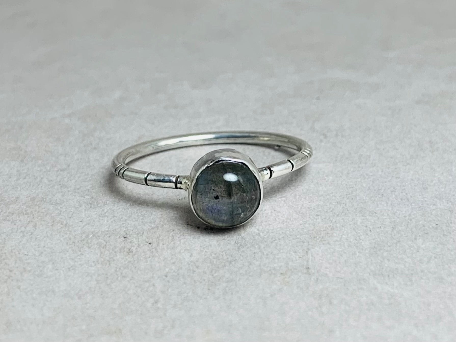 Regenbogen Labradorit Ring Handgefertigter Artikel 925 Silber Ring Natur Edelstein Ring Februar Geburtsstein Alltagsring