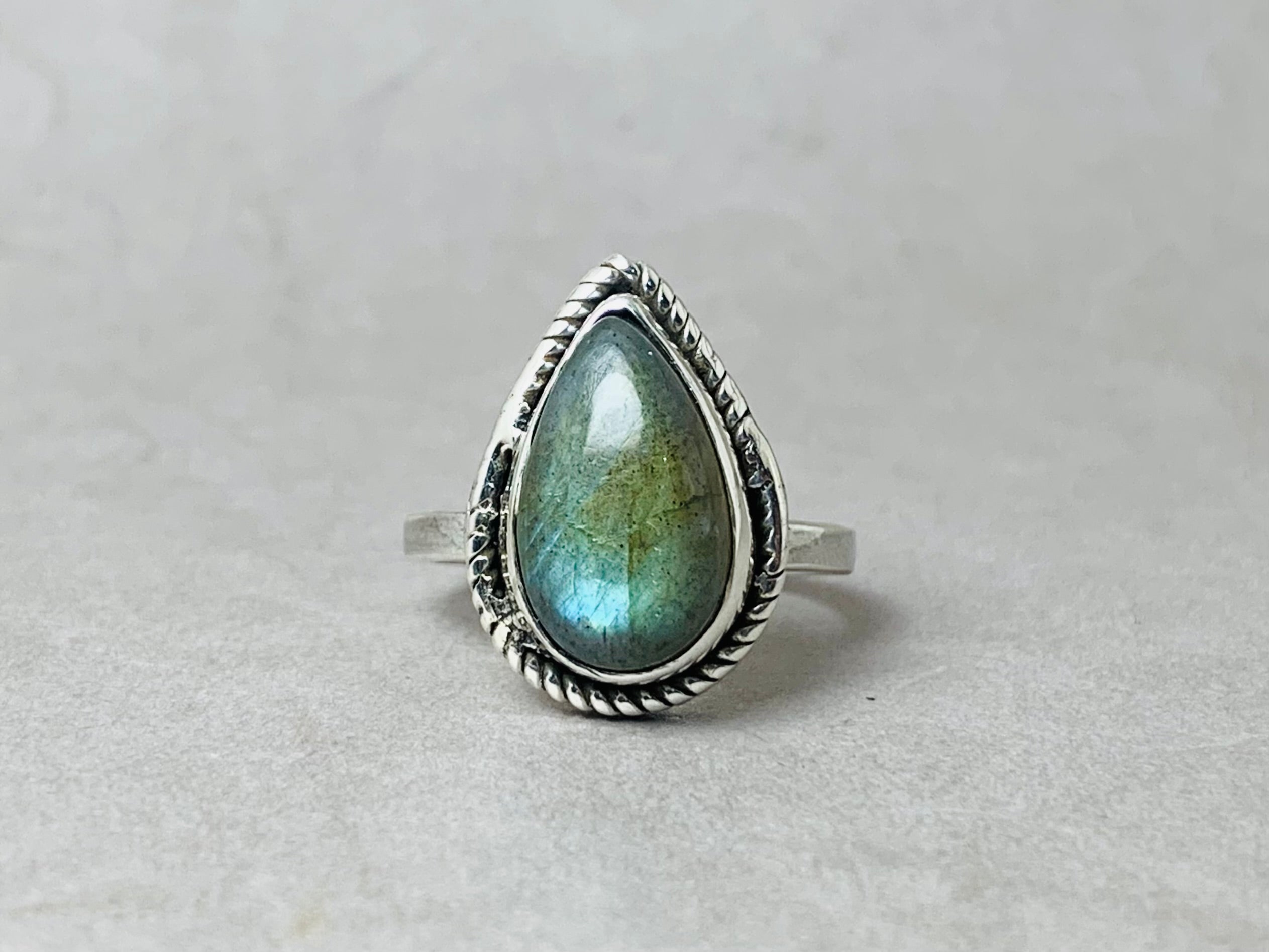 Labradorit Ring 925 Sterling Silber Ring Blauer Feuer Birnen-Edelstein Ring Handgemachter Ring Geschenk für Sie