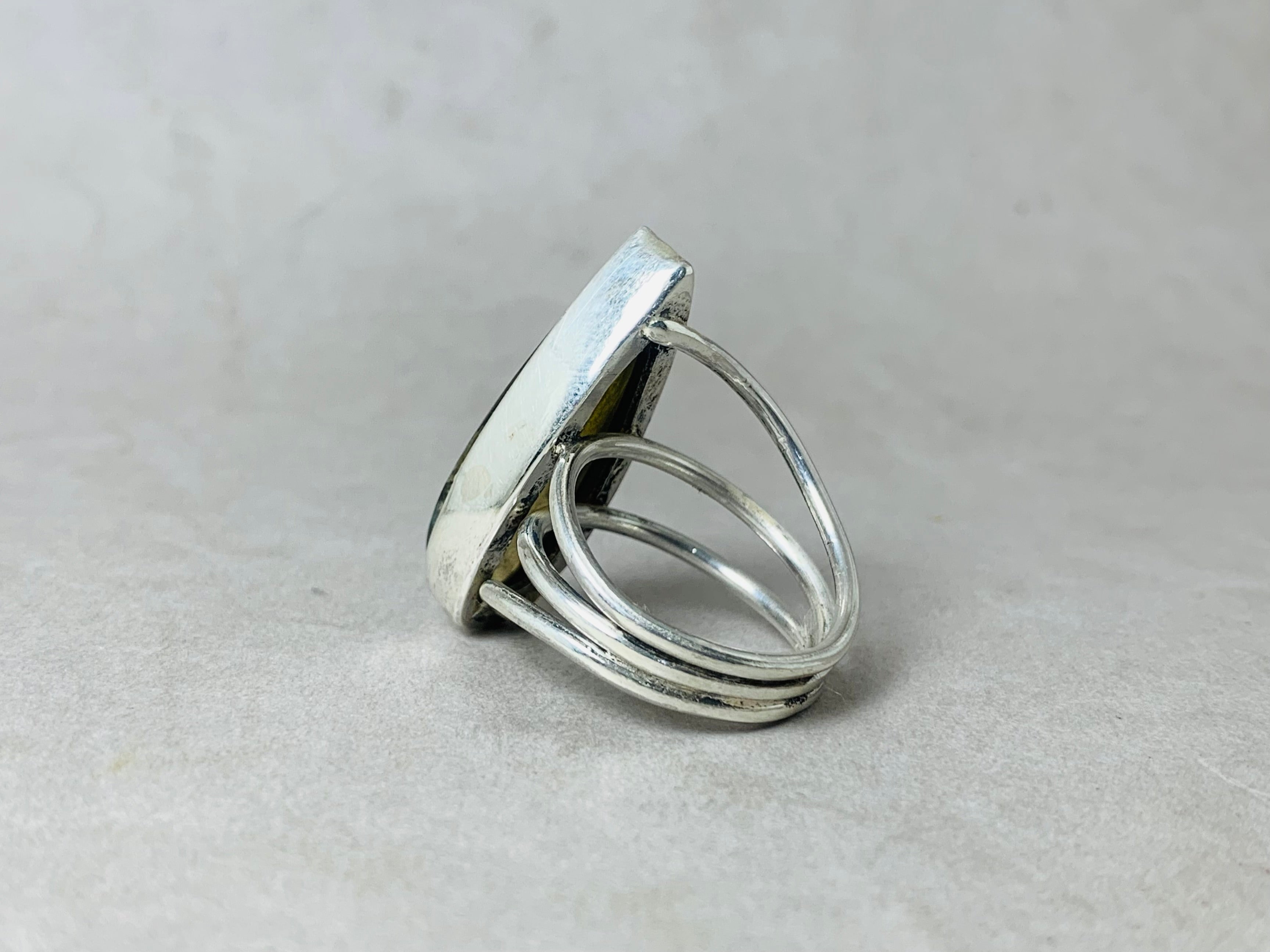 Tropfenförmiger Labradoritring Sterling Silber Ring Blauer Feuer Labradorit Boho Ring Geschenk für Sie
