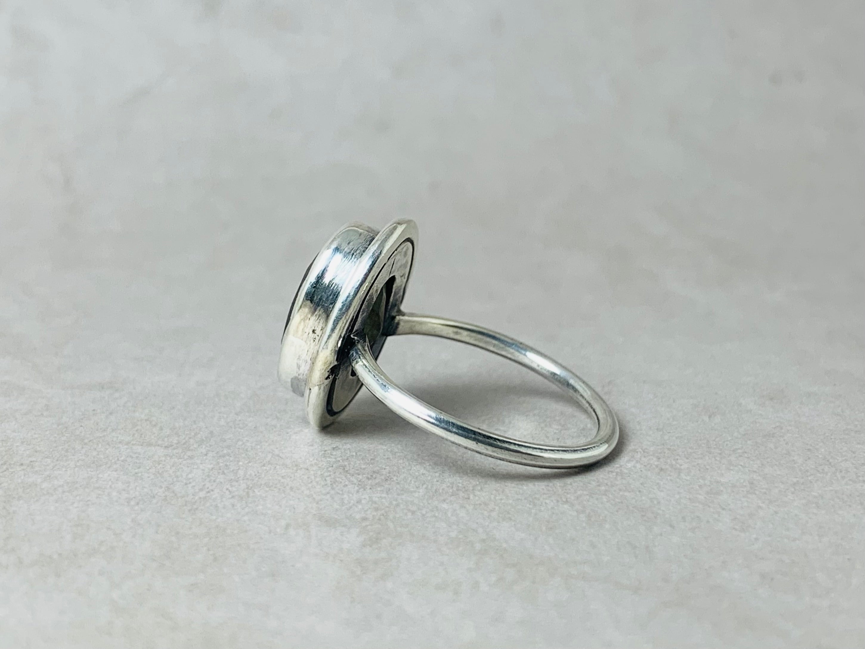 Facettierter Labradorit Blauer Edelsteinring 925 Silberring Natürlicher Handgefertigter Ring Ovaler Labradorit Schlichter Ring