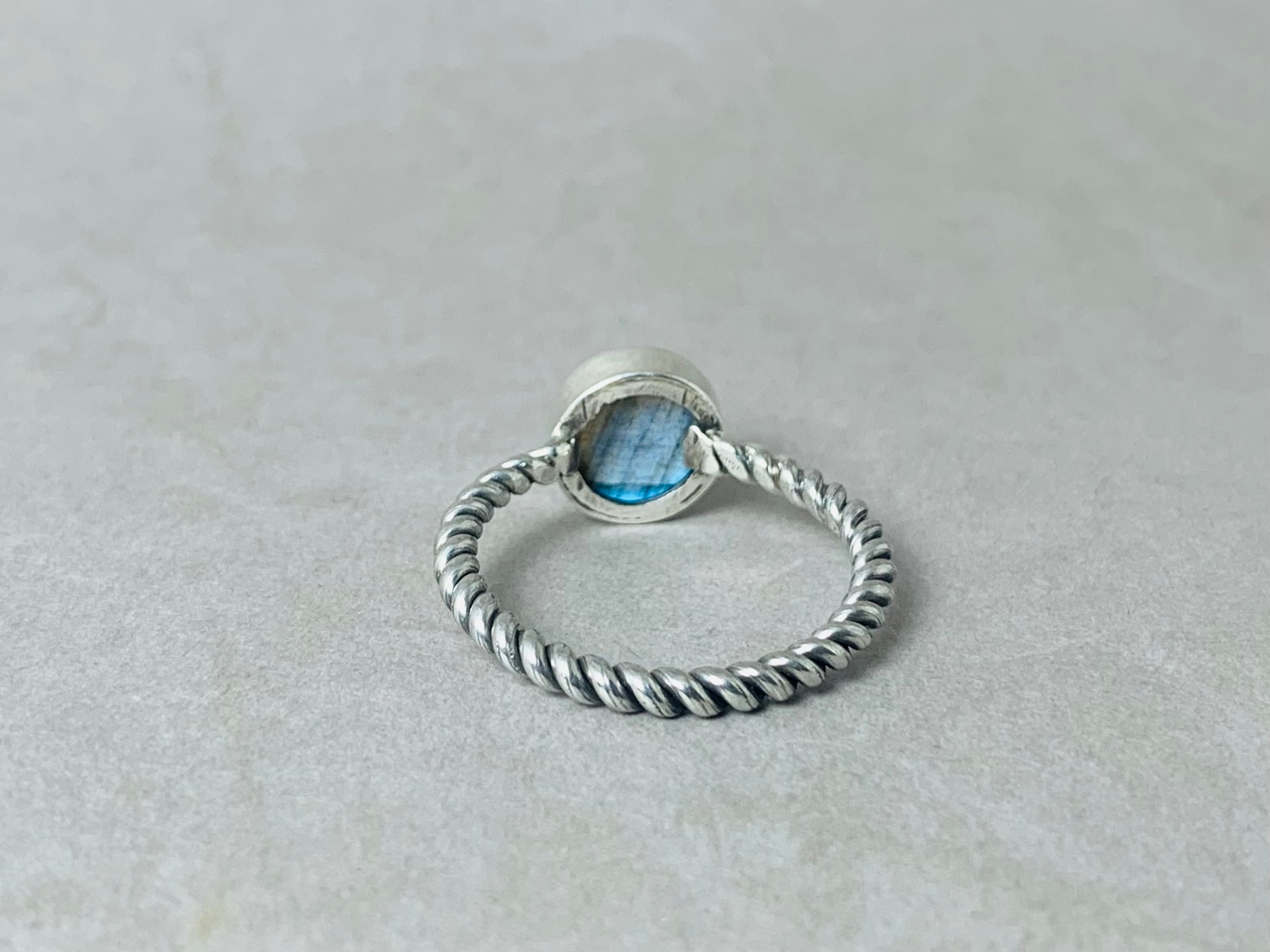 Runder Labradorit Ring 925 Silber Ring Handgemachter Ring Alltagsring Stapelring Natürlicher Edelstein Ring