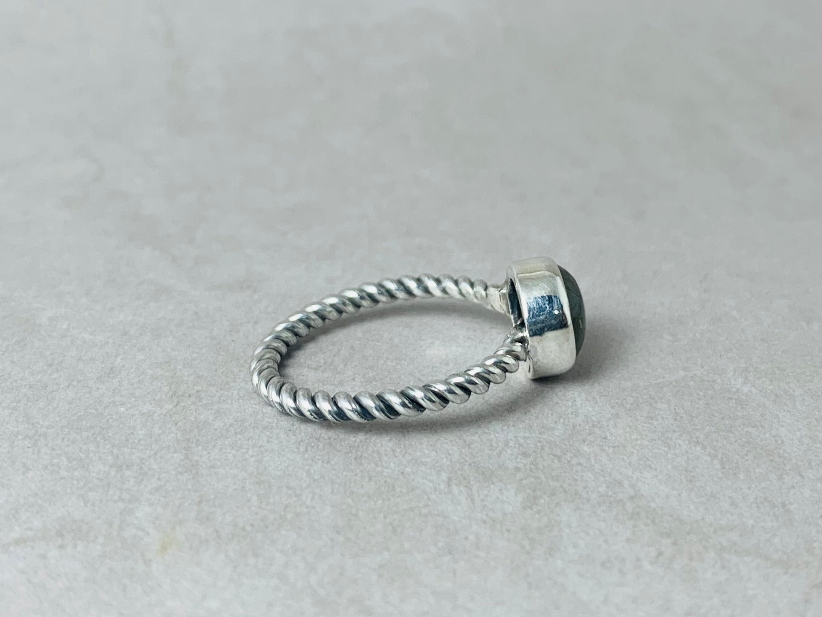 Runder Labradorit Ring 925 Silber Ring Handgemachter Ring Alltagsring Stapelring Natürlicher Edelstein Ring