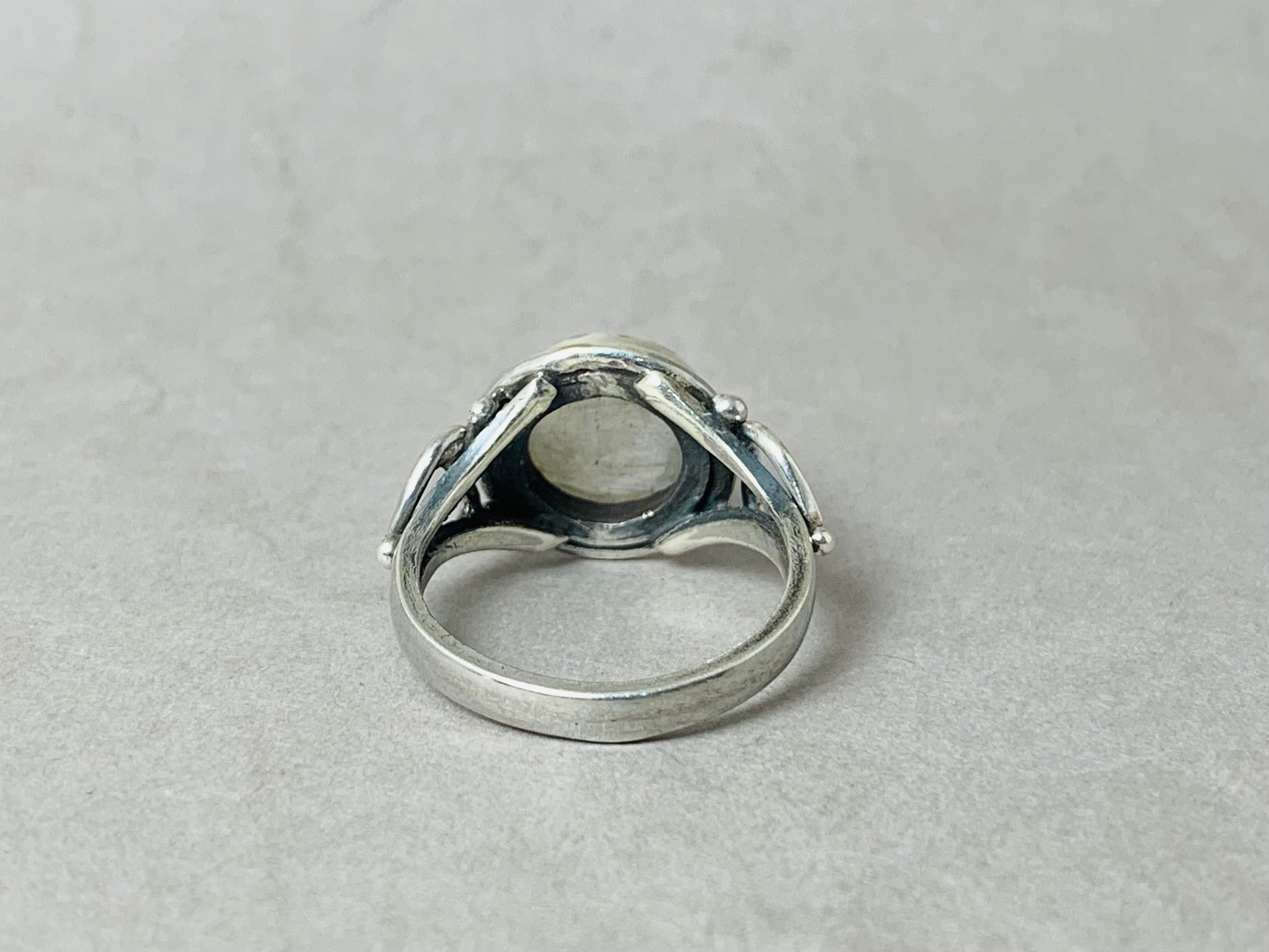 Regenbogen-Mondstein-Ring 925 Sterling Silber Handgefertigter Silberring Juni Geburtssteinring Edelsteinring Blauer Feuer-Mondstein