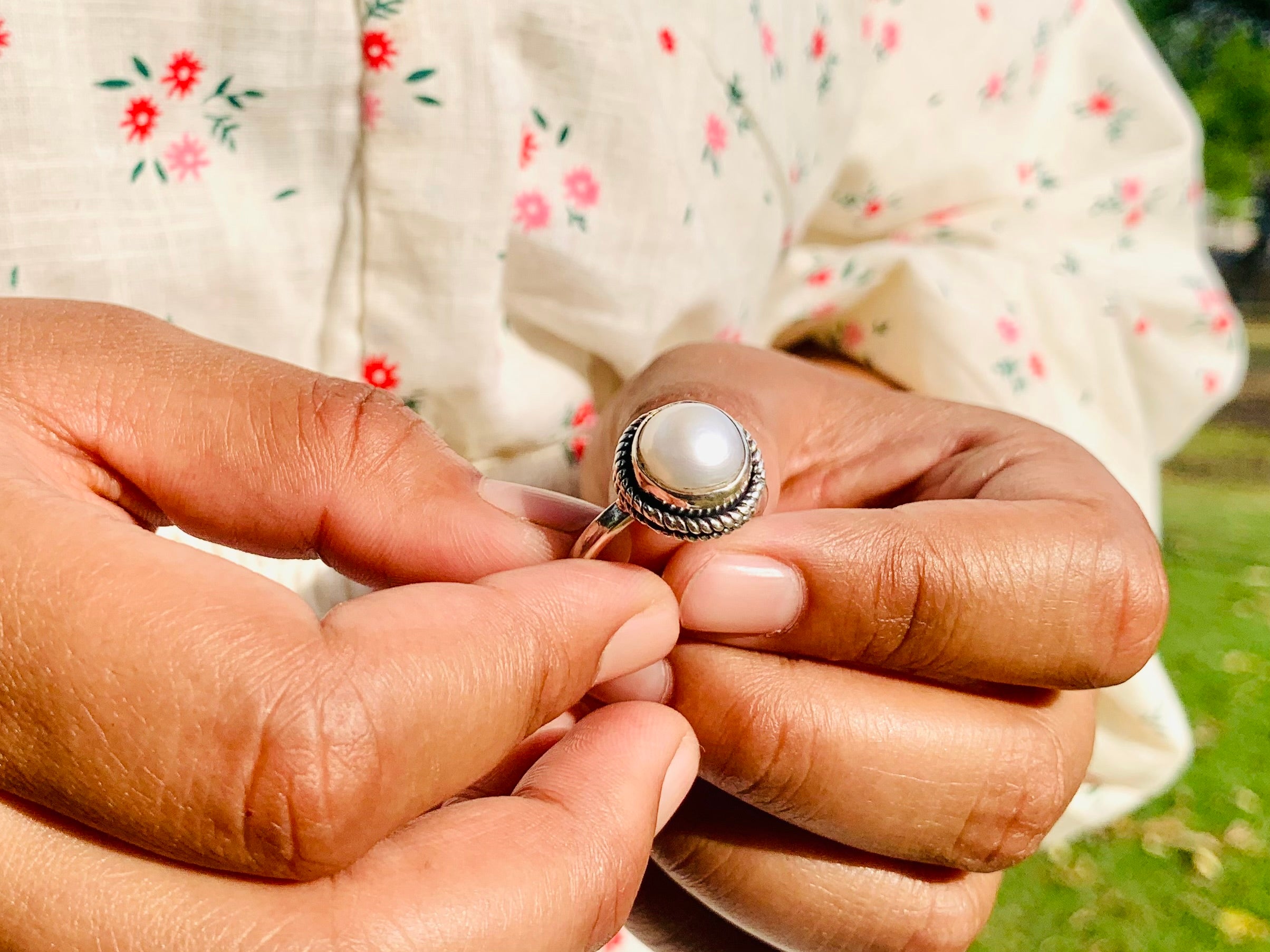 Perlen-Minimalist-Ring Zierlicher Ring 925 Silberring Süßwasserperlenring für Frauen Handgemachter Silberring Boho Ring