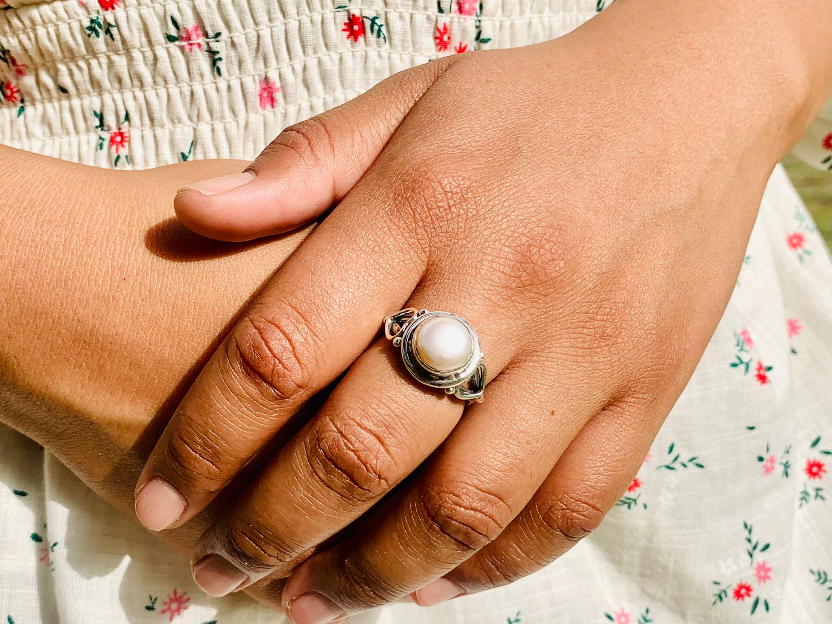 Minimalistischer Perlenring 925er Silberring Süßwasserperlenring Zarter Stapelring für Frauen Handgefertigter Silberring Boho-Ring