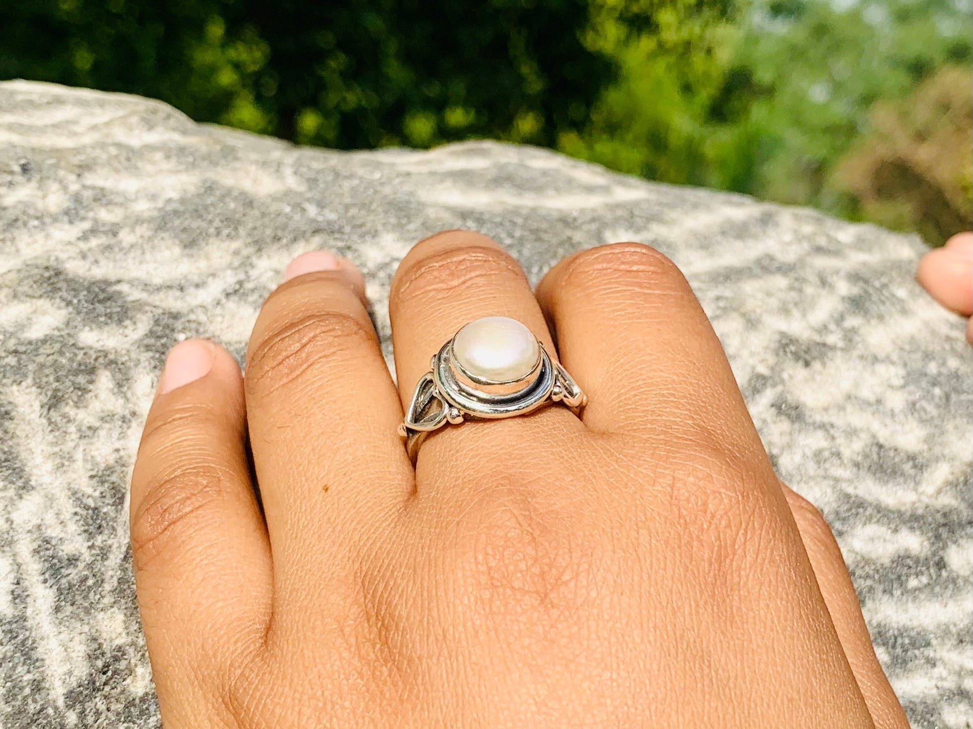 Minimalistischer Perlenring 925er Silberring Süßwasserperlenring Zarter Stapelring für Frauen Handgefertigter Silberring Boho-Ring