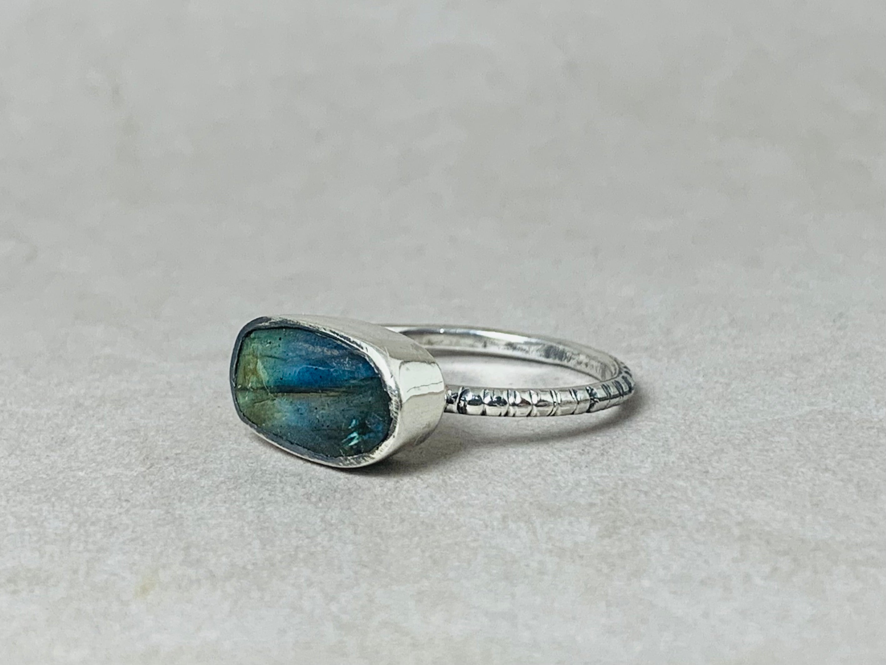 Cut Labradorite Ring 925 Silver Ring Faceted Gemstone Ring Rainbow Labradorite Minimalist Ring