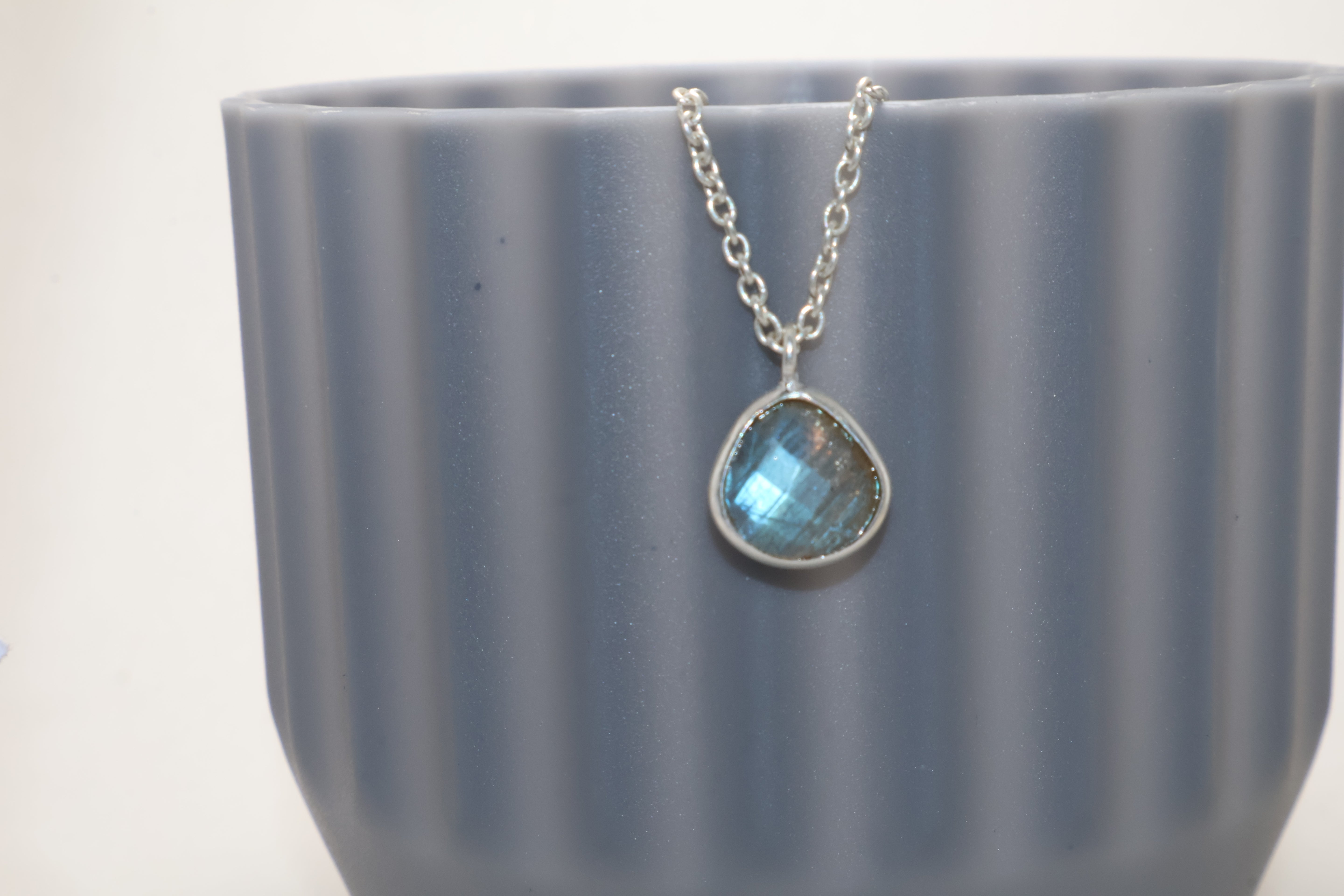 Blaue Labradorit-Halskette 925 Silber Halskette handgefertigte Halskette Labradorit Schmuck Geburtsstein Ohrringe geschliffene Labradorit Ohrringe