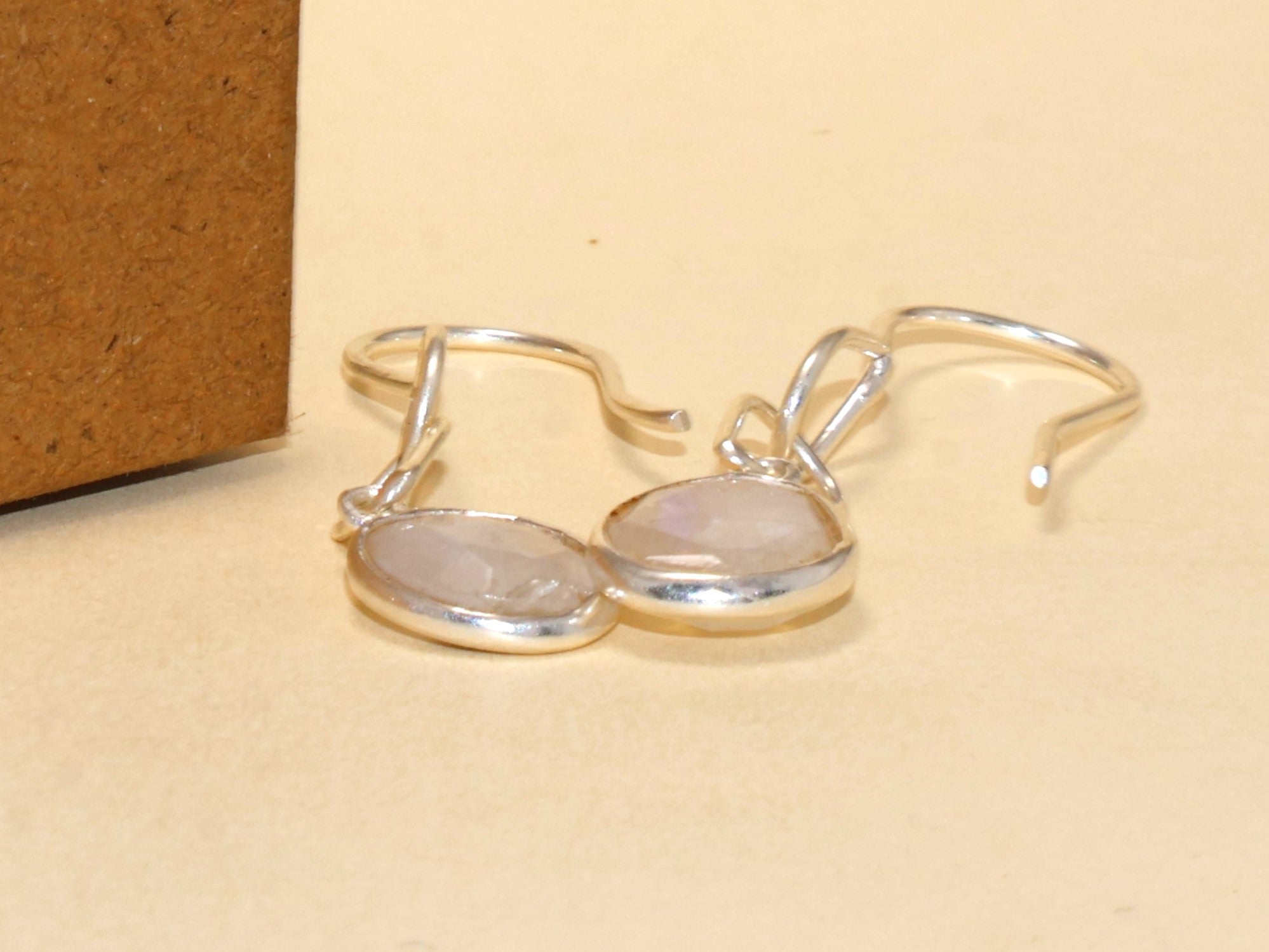 Geschliffene Mondstein-Ohrringe 925er Silber Ohrringe Regenbogen-Mondstein Ohrringe Für Frauen Geschenk Für Sie Blauer Mondstein
