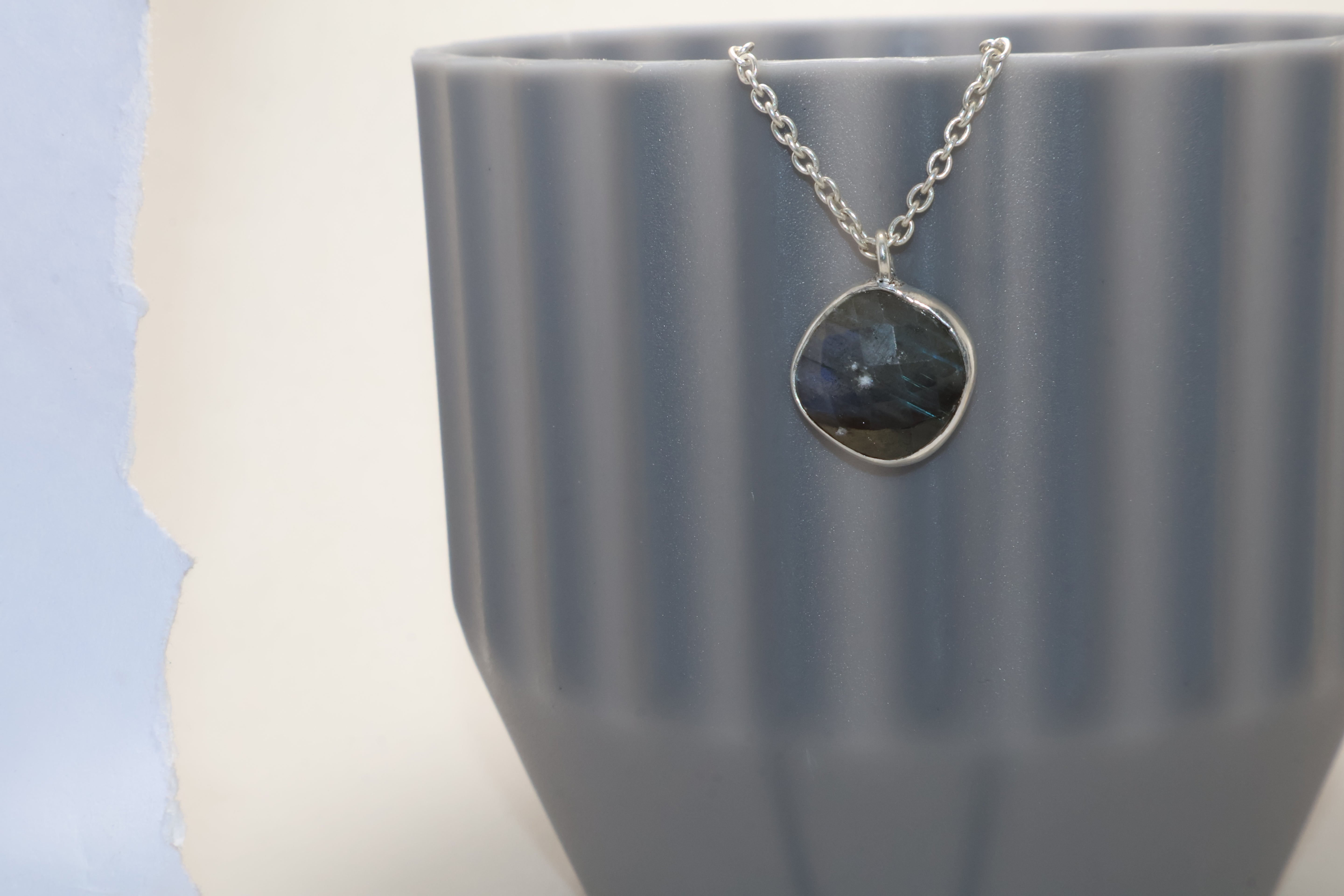 Labradorit-Halskette Sterlingsilber-Halskette Blaue Labradorit-Halskette Blauer Blitz Labradorit Weihnachtsgeschenk-Halskette für Frauen Brautjungfern-Halskette