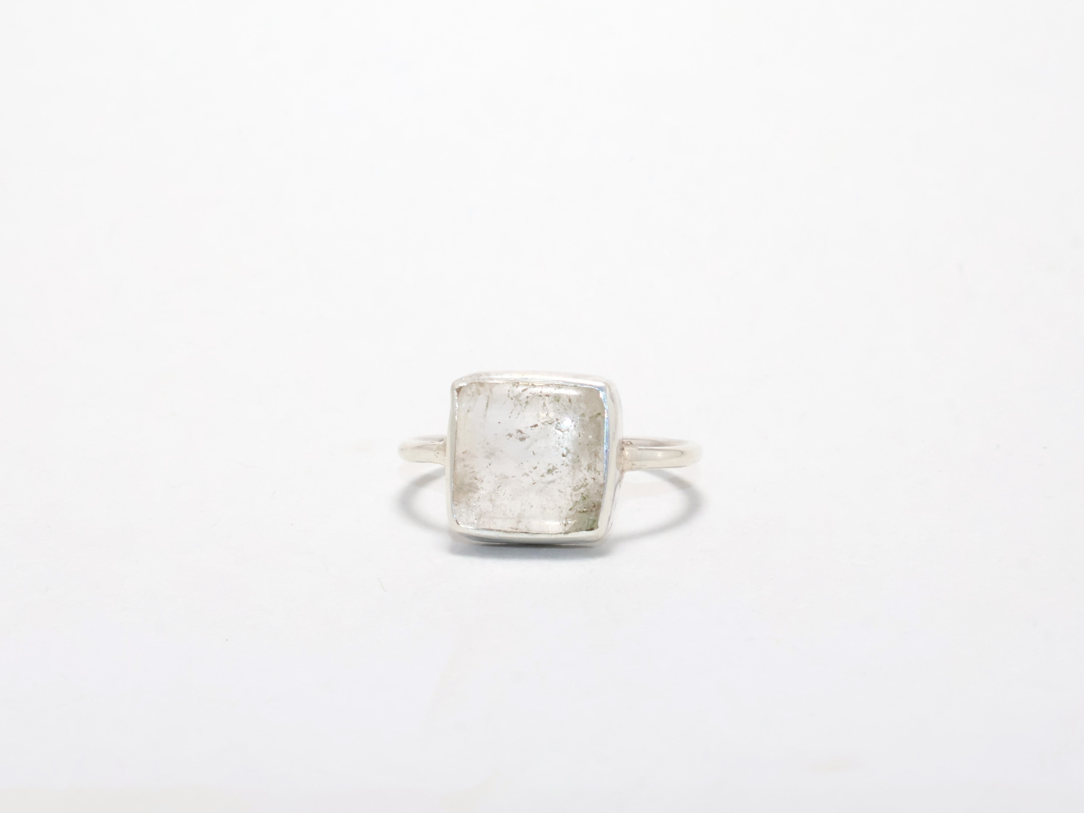 Kristallquarz Ring Minimalistischer Ring 925 Silber Ring Handgemachter zarter Ring Geschenk für Sie Damen Ring Weißer Quarz Kristall