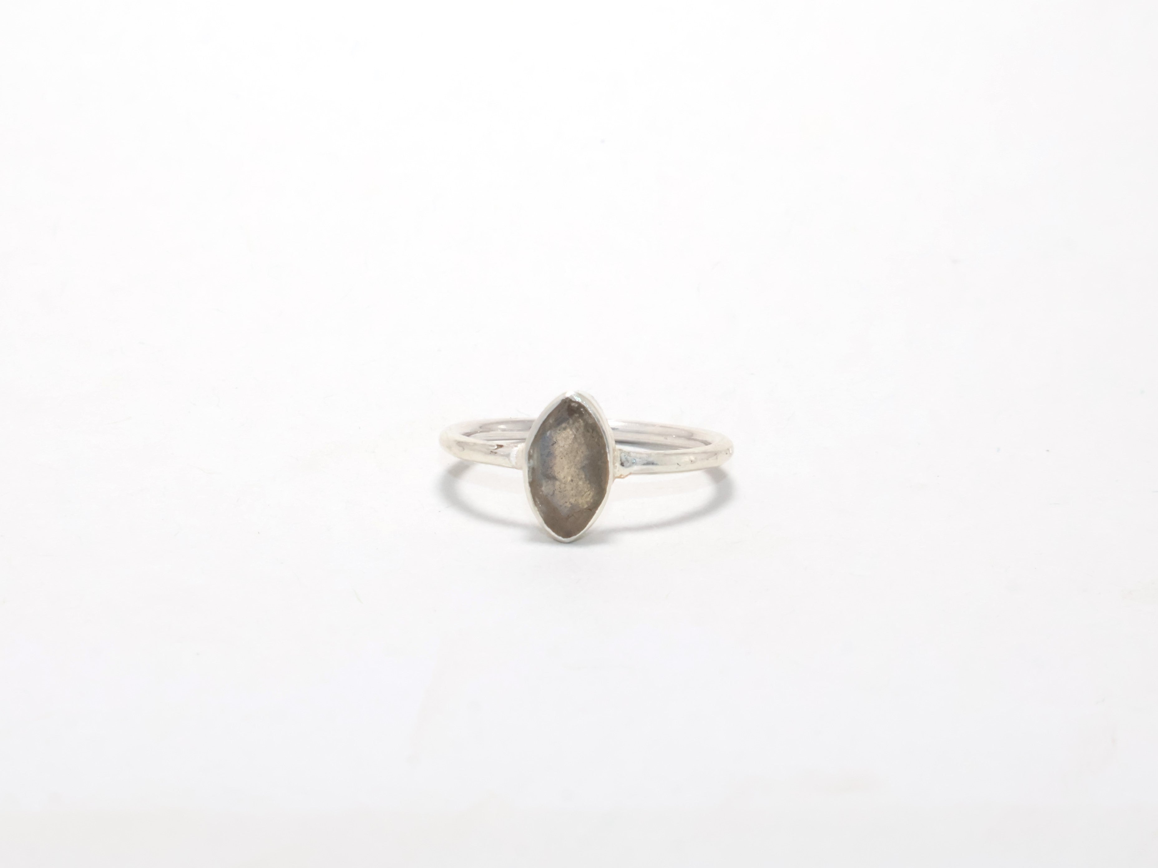 Geschliffener Labradorit-Edelsteinring 925 Sterling Silber Versprechensring Geschenkartikel Blauer Feuer handgemachter Ring Alltagsring