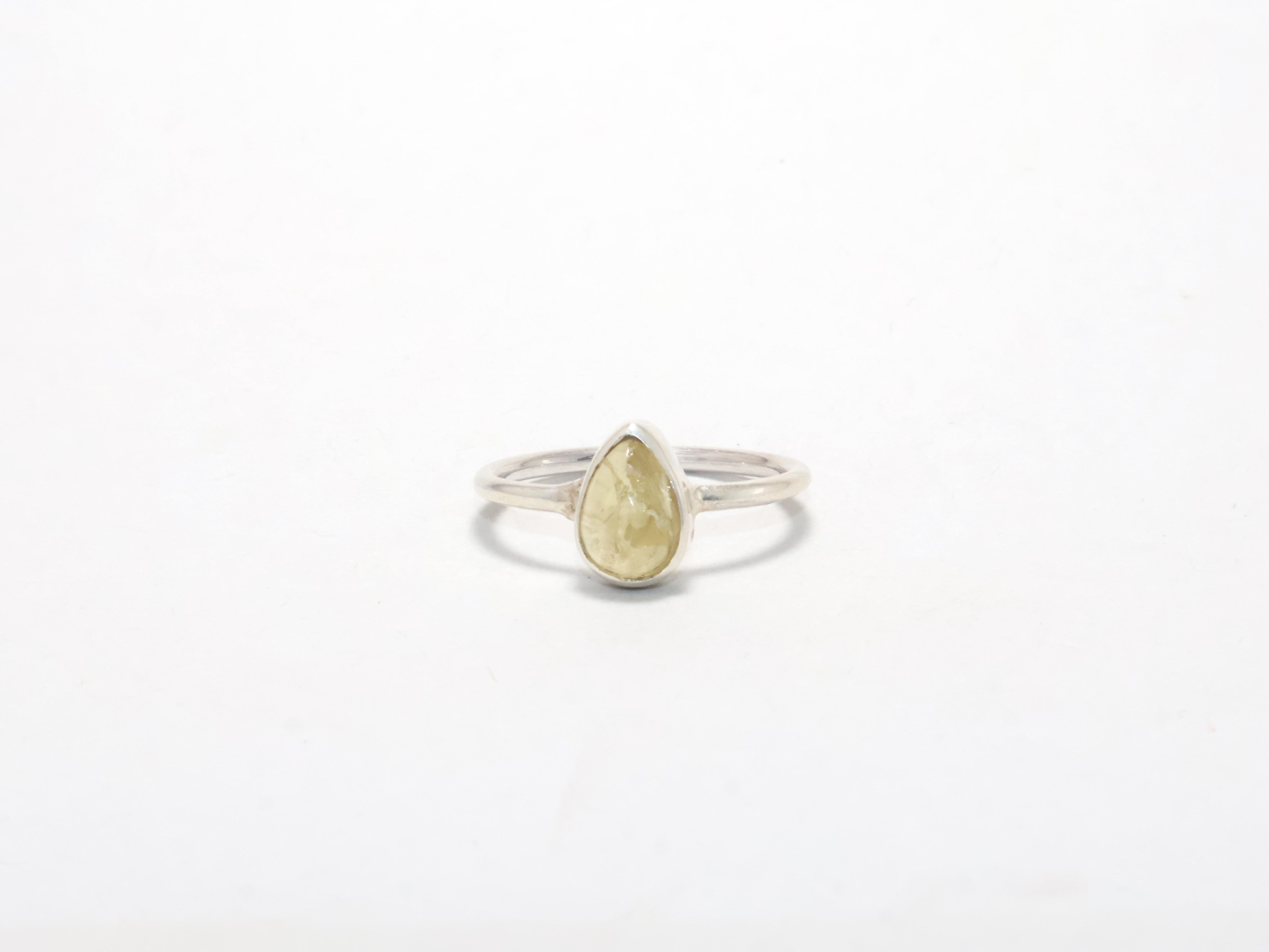 Zitronenquarz Ring Minimalistischer Ring 925 Silber Ring Handgemachter zierlicher Ring Geschenk für Sie Damenring