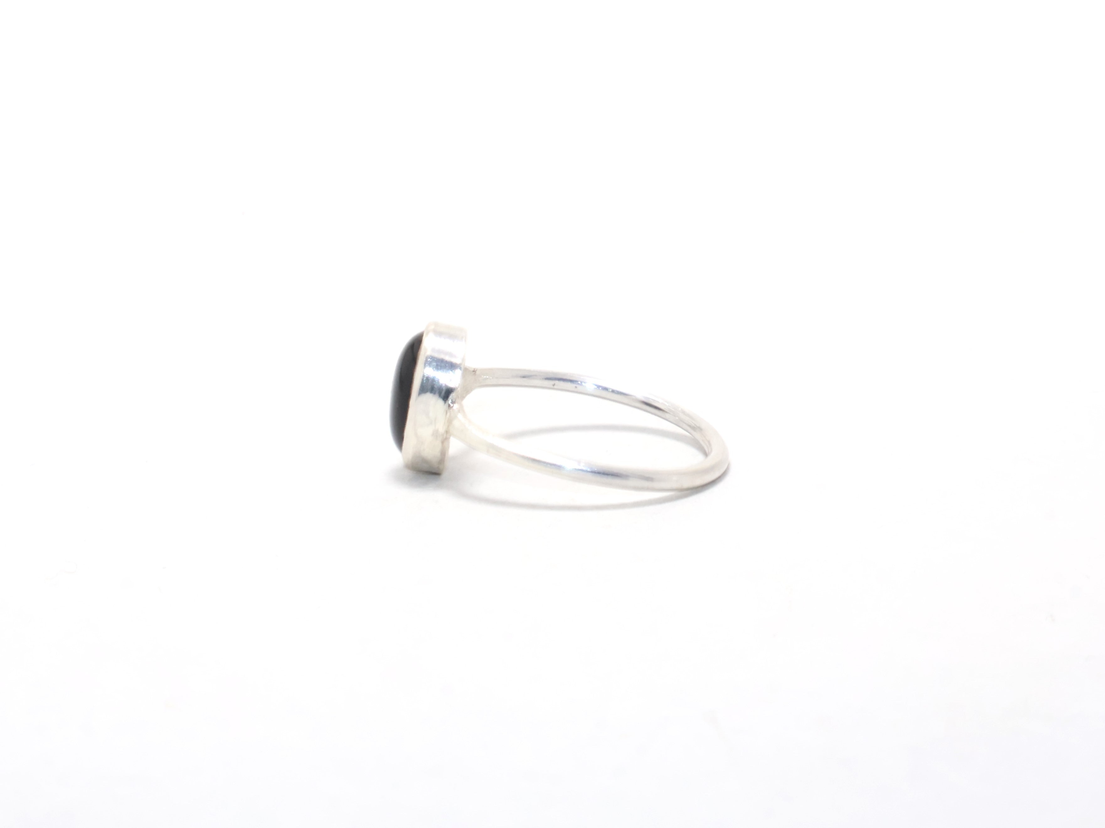 Schwarzer Onyx Ring Handgemachter Ring Versprechensring Damenring Geschenk für Sie Boho Ring Stapelring Einzigartiges Geschenk