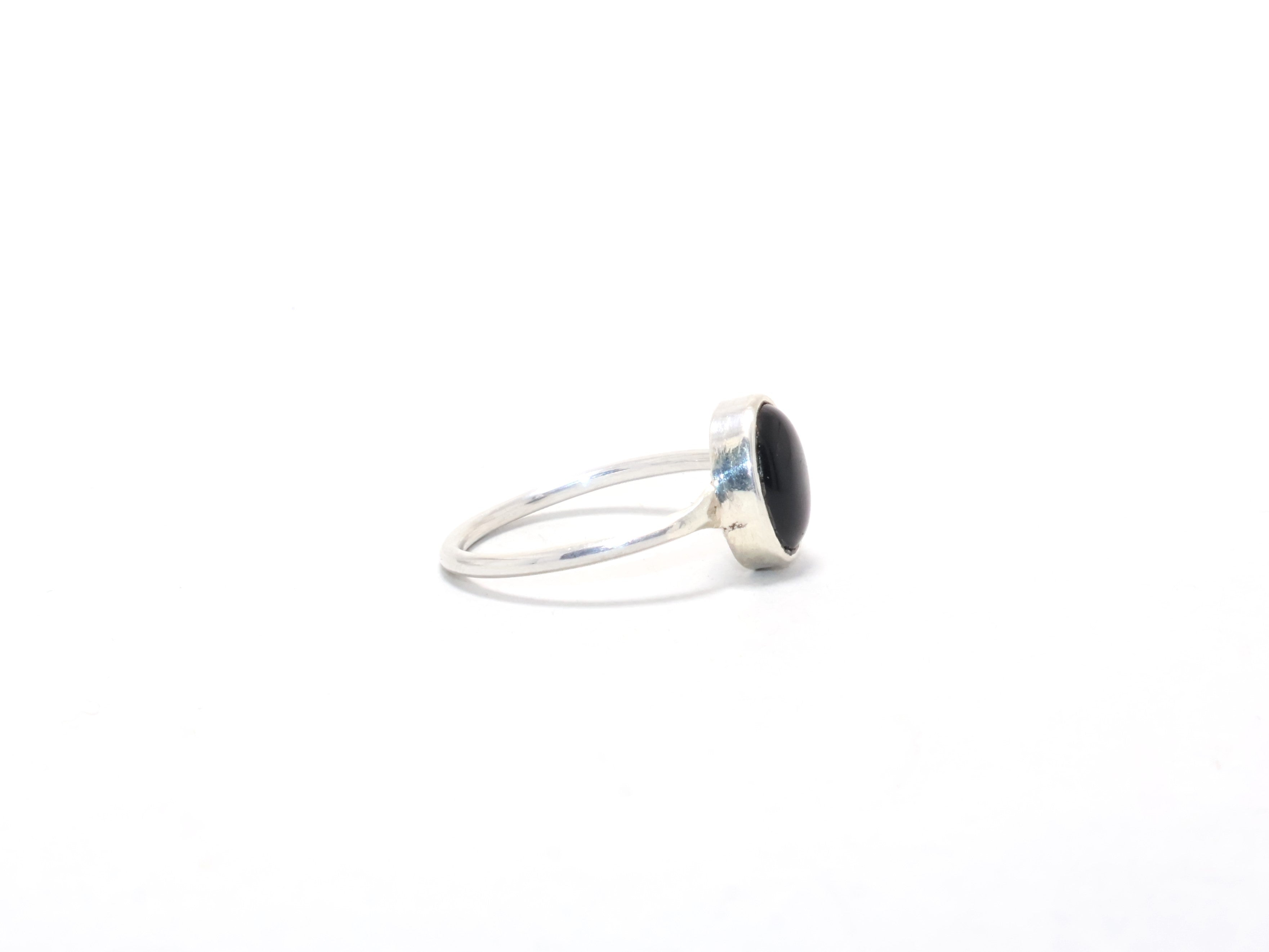 Schwarzer Onyx Ring Handgemachter Ring Versprechensring Damenring Geschenk für Sie Boho Ring Stapelring Einzigartiges Geschenk