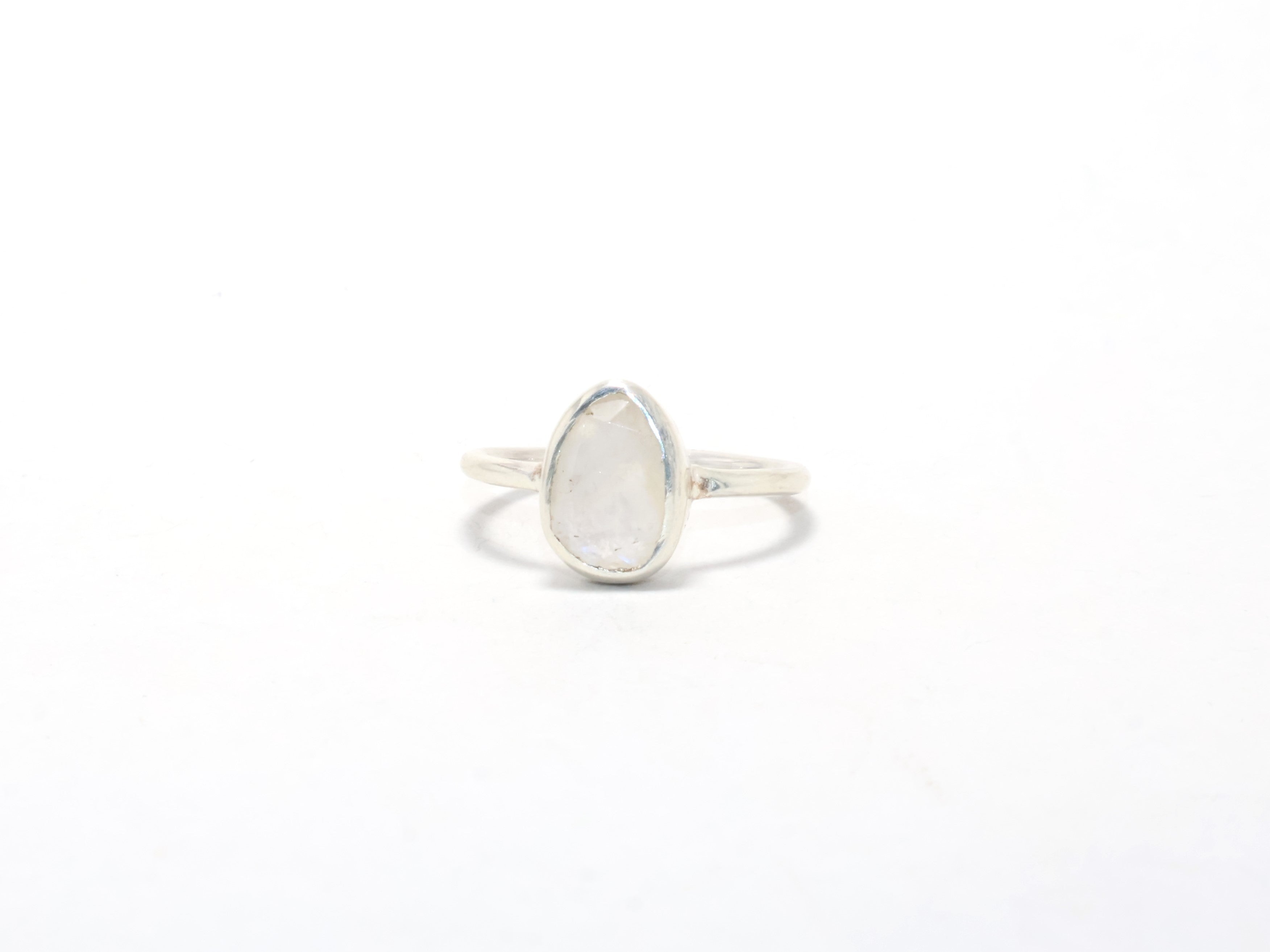 Natur-Mondsteinring 925 Sterling Silber Stapelring Juni Geburtssteinring Zierlicher blauer Feuerring Modering Geschenk für Sie