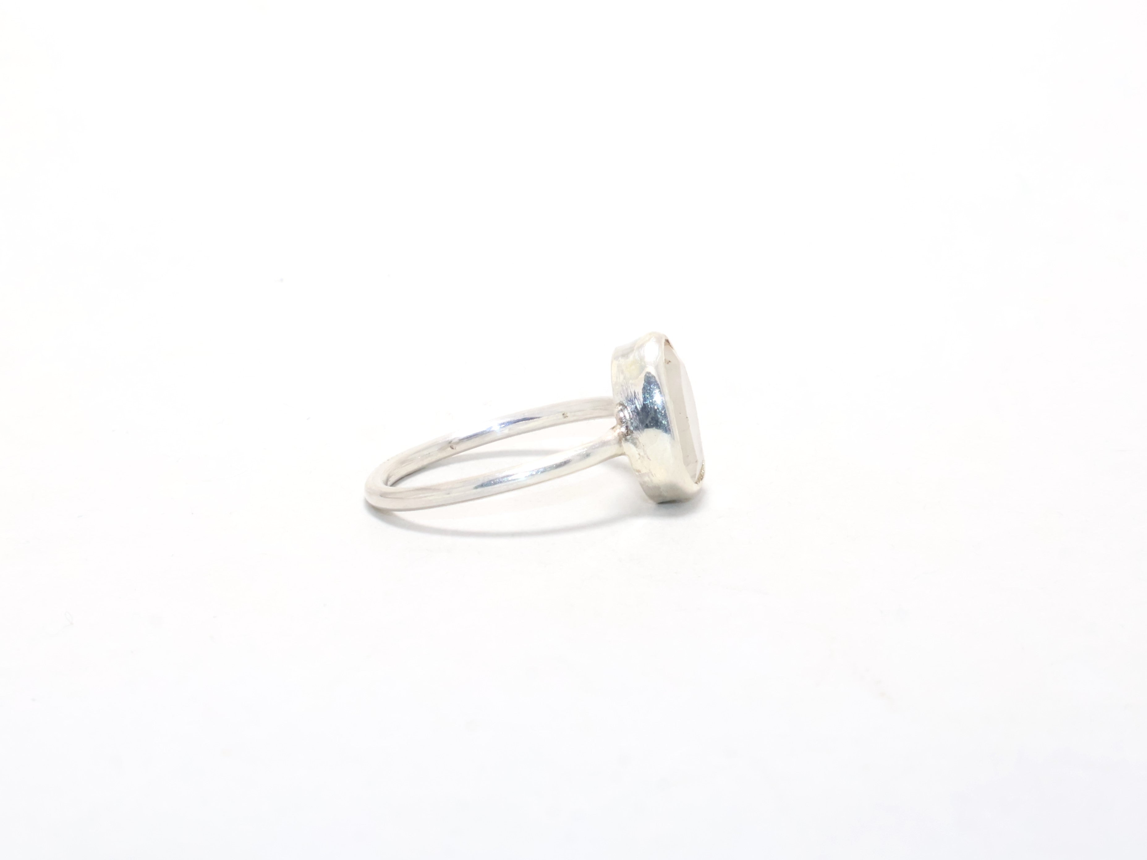 Natur-Mondsteinring 925 Sterling Silber Stapelring Juni Geburtssteinring Zierlicher blauer Feuerring Modering Geschenk für Sie