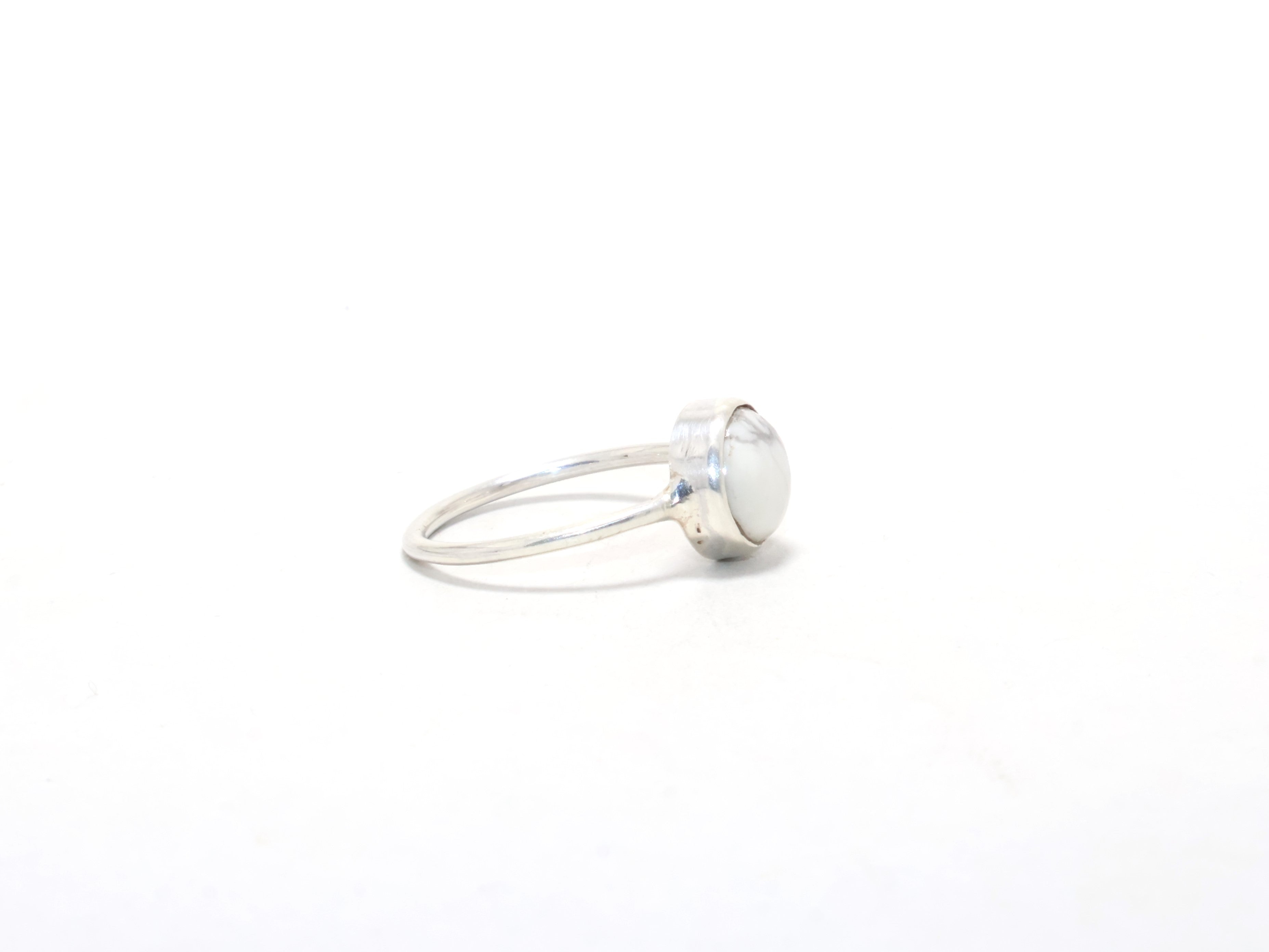 Natürlicher Howlith-Ring 925 Sterling Silber Ring Silber Designer Ring Geschenke für Großmutter Versprechensring Böhmischer Ring