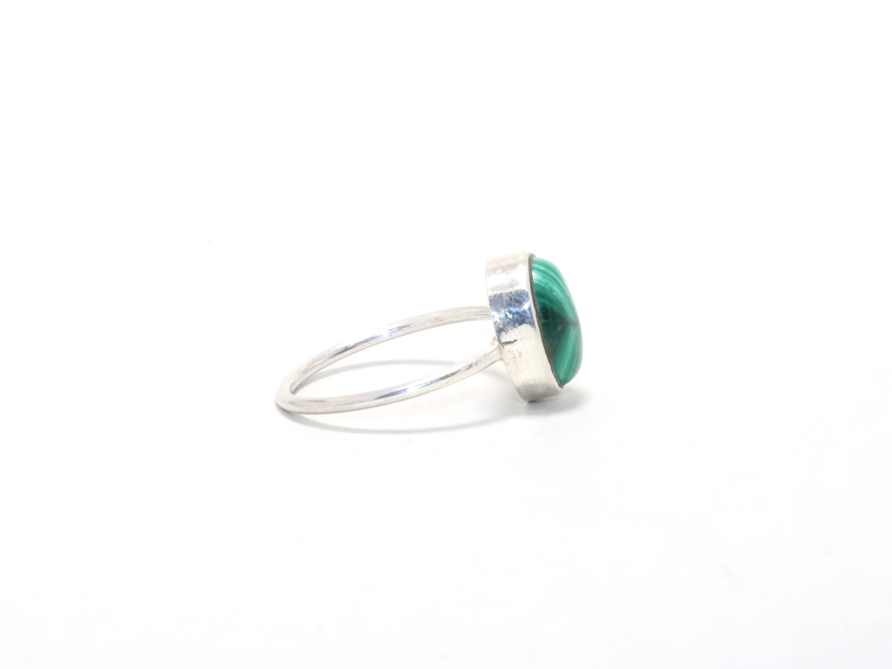 Ovale Malachiet Ring Delicate Ring Verjaardagsring Groene Edelsteen Ring Designer Ring Geboortesteen Ring Belofte Ring Cadeau voor Moeder 925 Zilveren Ring