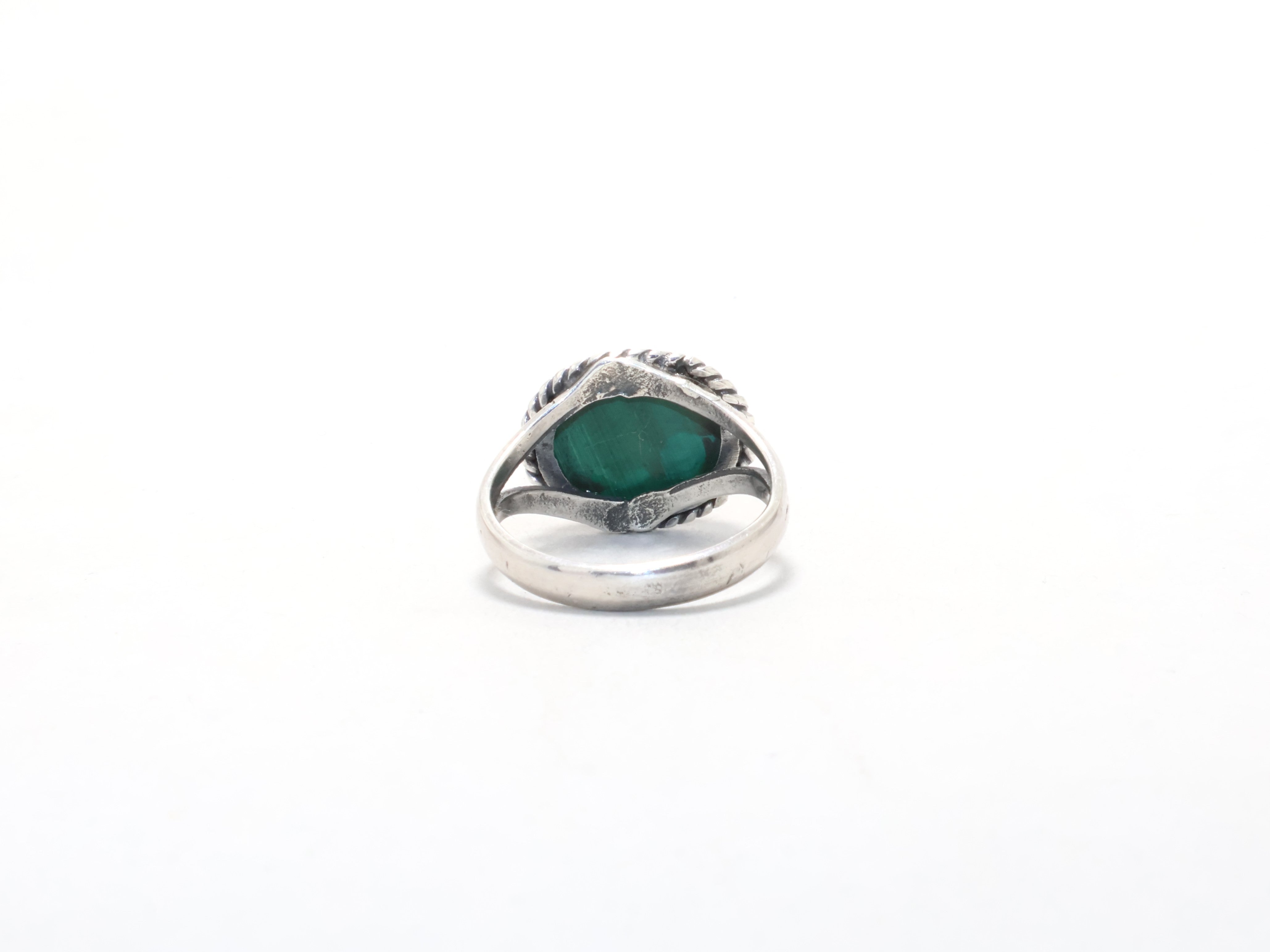 Runder Malachit Ring Geburtssteinring Grüner Edelstein Verlobungsring Stapelring Geschenkidee Minimalistischer Ring