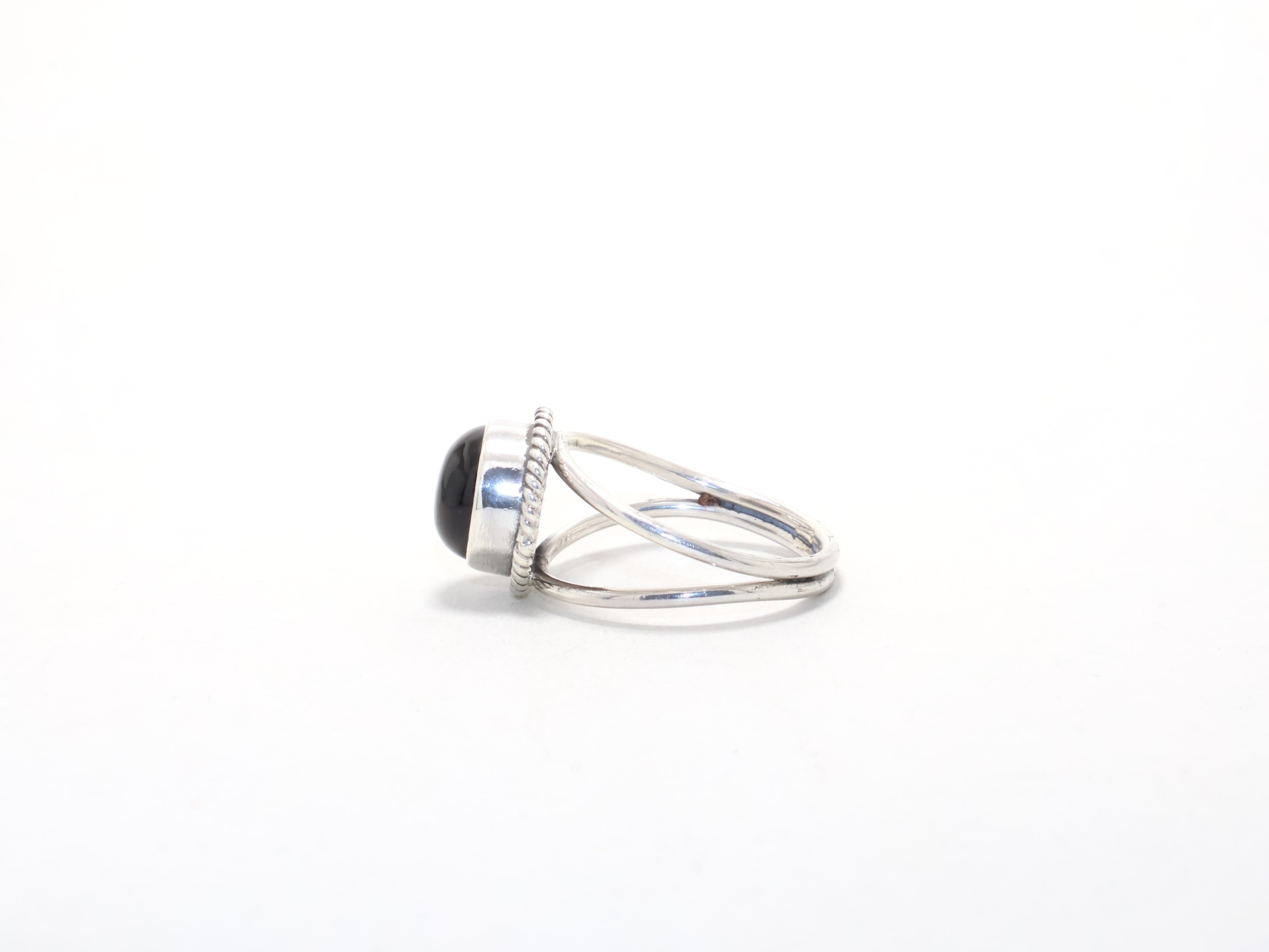 Runder Rauchquarzring Geschenk für jemanden Edelsteinring Minimalistischer Cocktailring Handgefertigter 925er Sterlingsilber