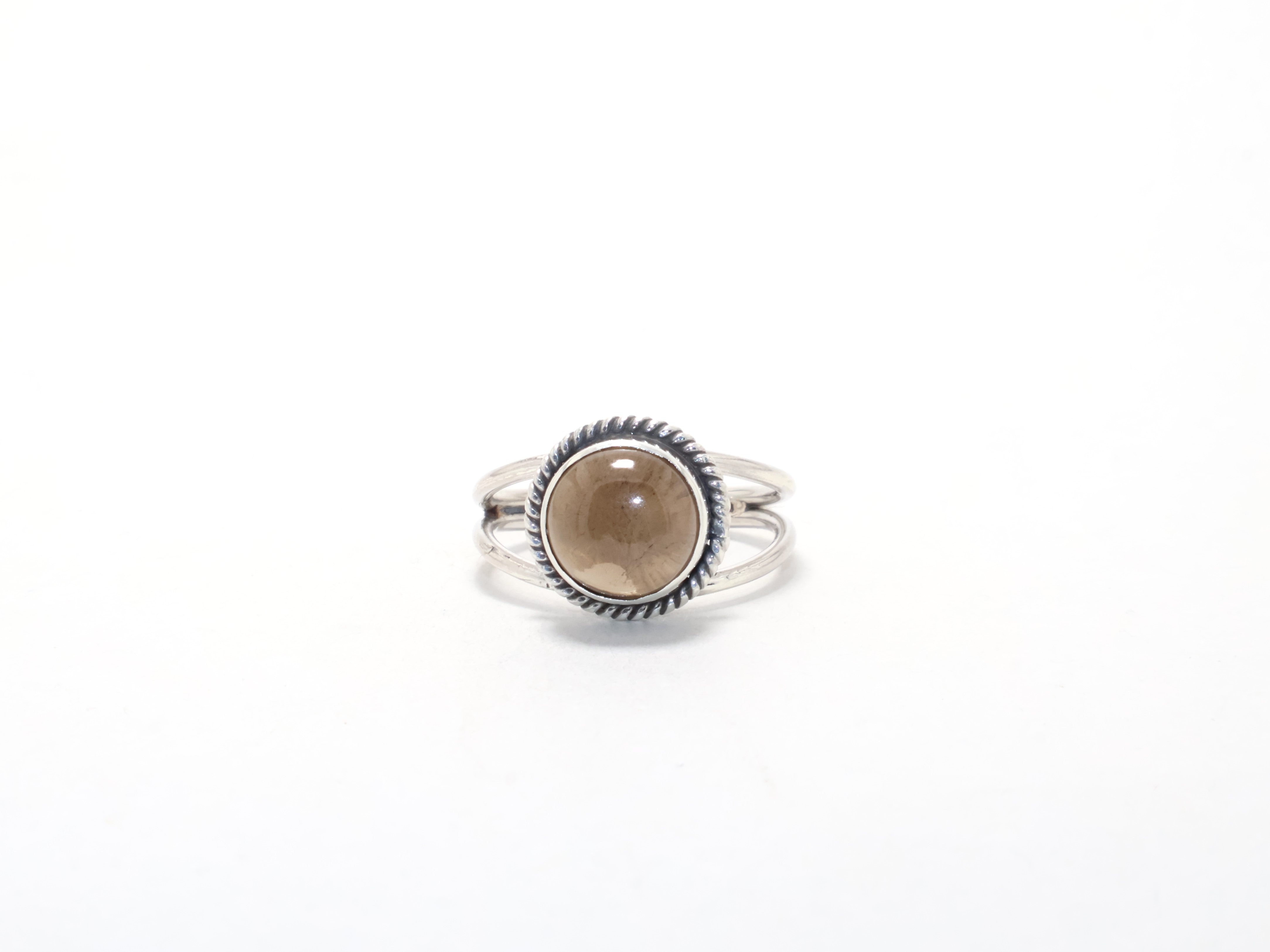 Runder Rauchquarzring Geschenk für jemanden Edelsteinring Minimalistischer Cocktailring Handgefertigter 925er Sterlingsilber
