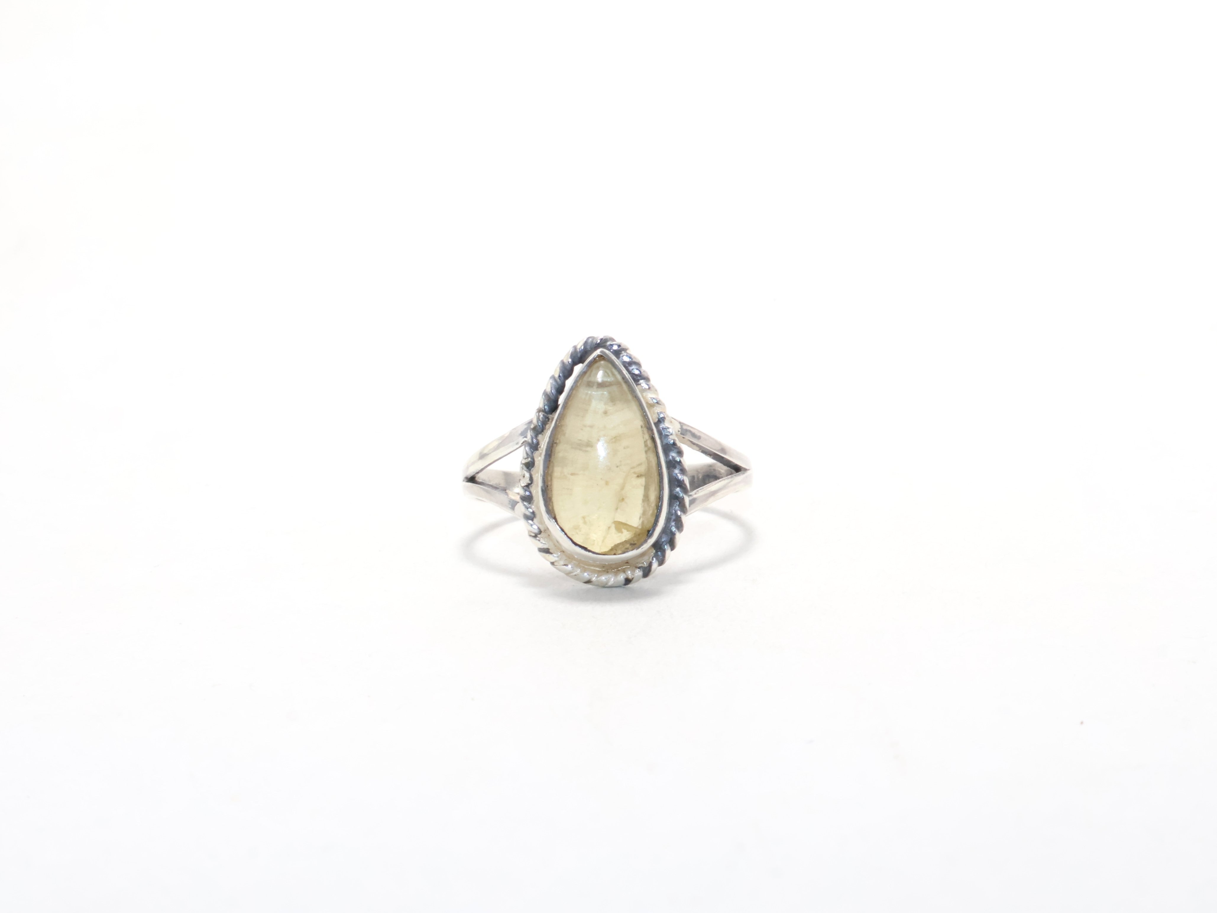 Echter Birnen-Zitronenquarz Gelber Edelsteinring Geburtssteinring Geschenk für Jedermann Zierlicher Ring 925 Sterling Silber