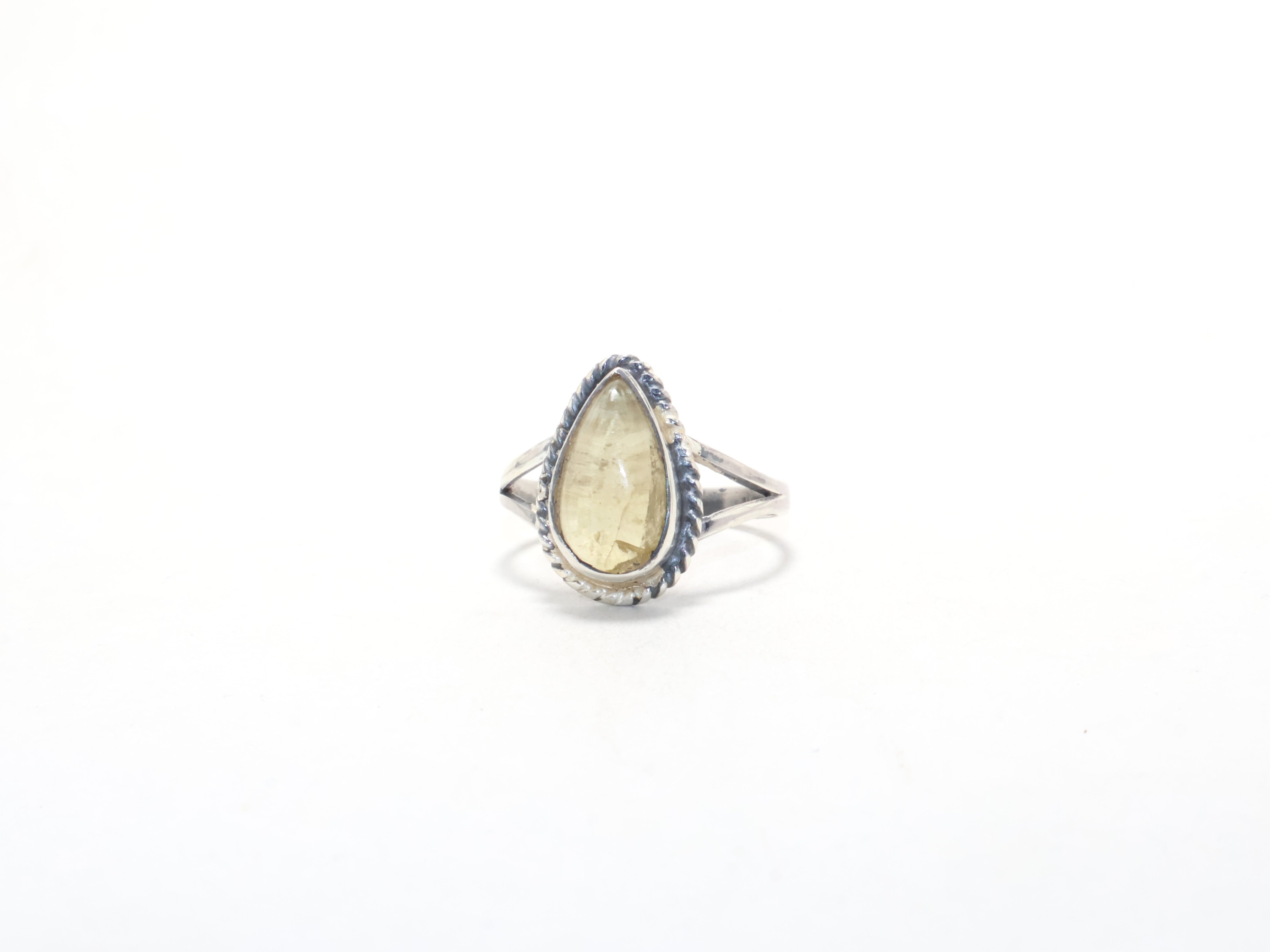 Echter Birnen-Zitronenquarz Gelber Edelsteinring Geburtssteinring Geschenk für Jedermann Zierlicher Ring 925 Sterling Silber