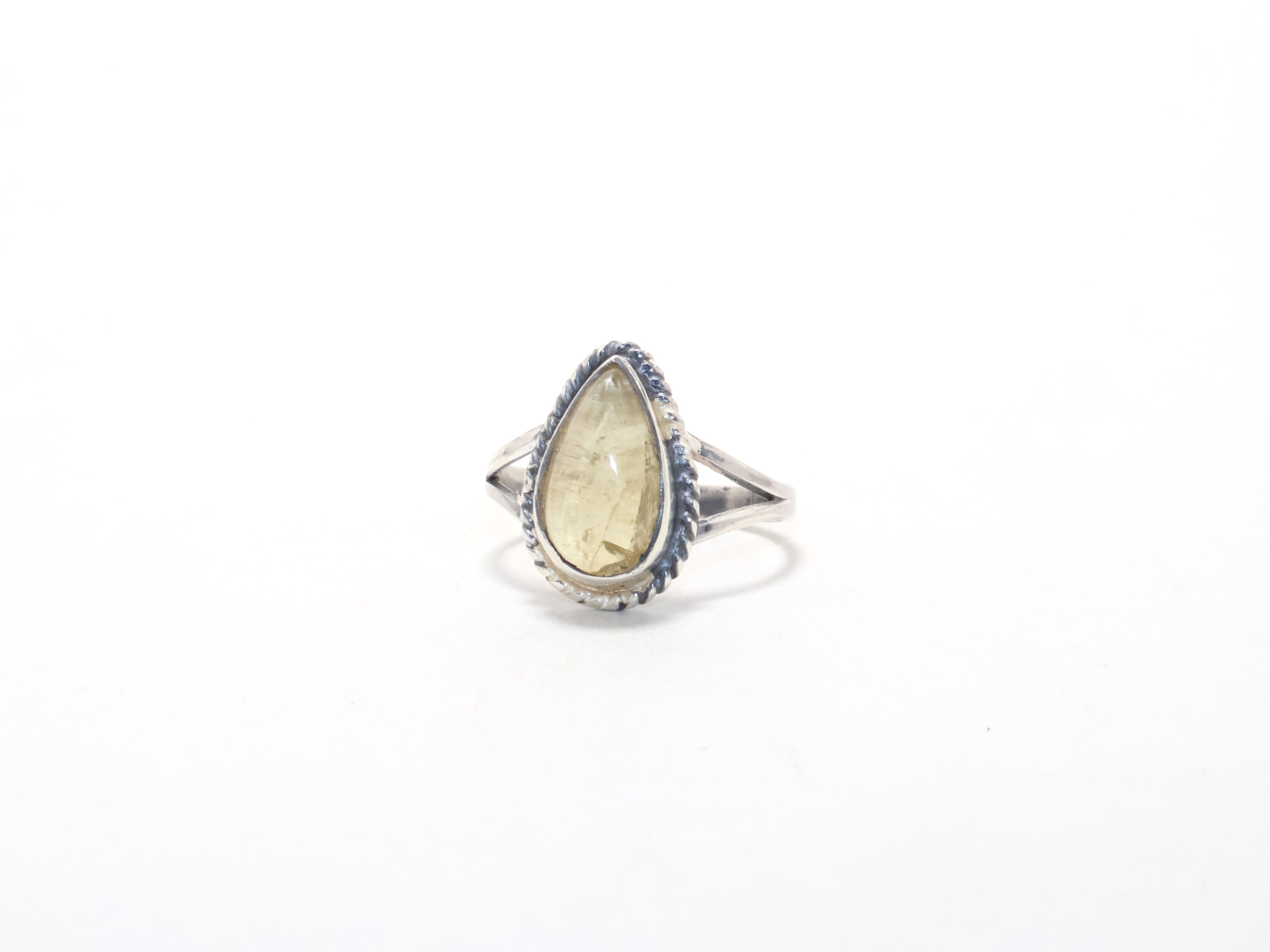 Echter Birnen-Zitronenquarz Gelber Edelsteinring Geburtssteinring Geschenk für Jedermann Zierlicher Ring 925 Sterling Silber