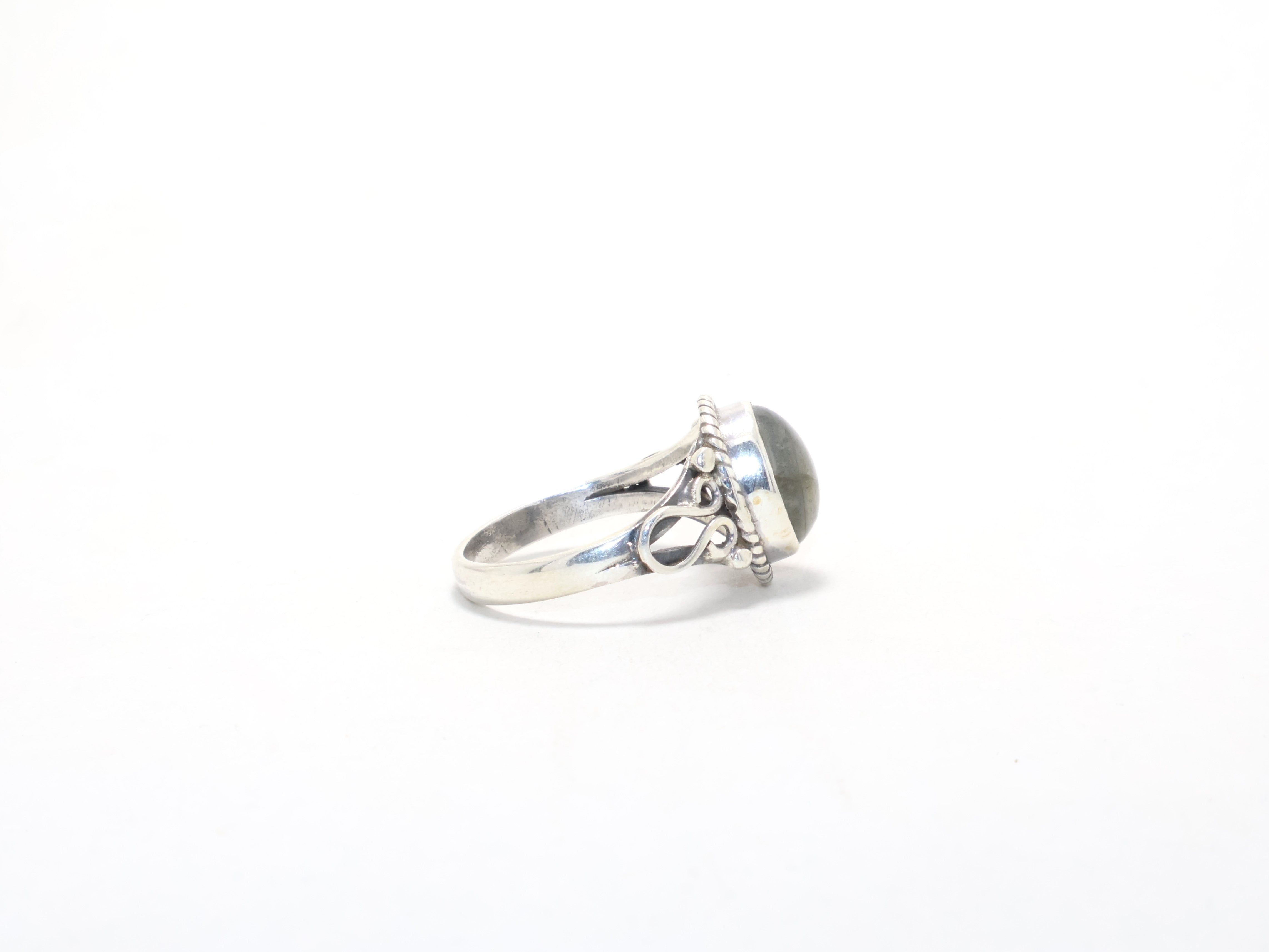 925er Silberring Natürlicher ovaler Labradorit-Ring Blauer Feuerstein Handgemachter Boho-Ring Geschenk für Sie Stapelring Cocktailring