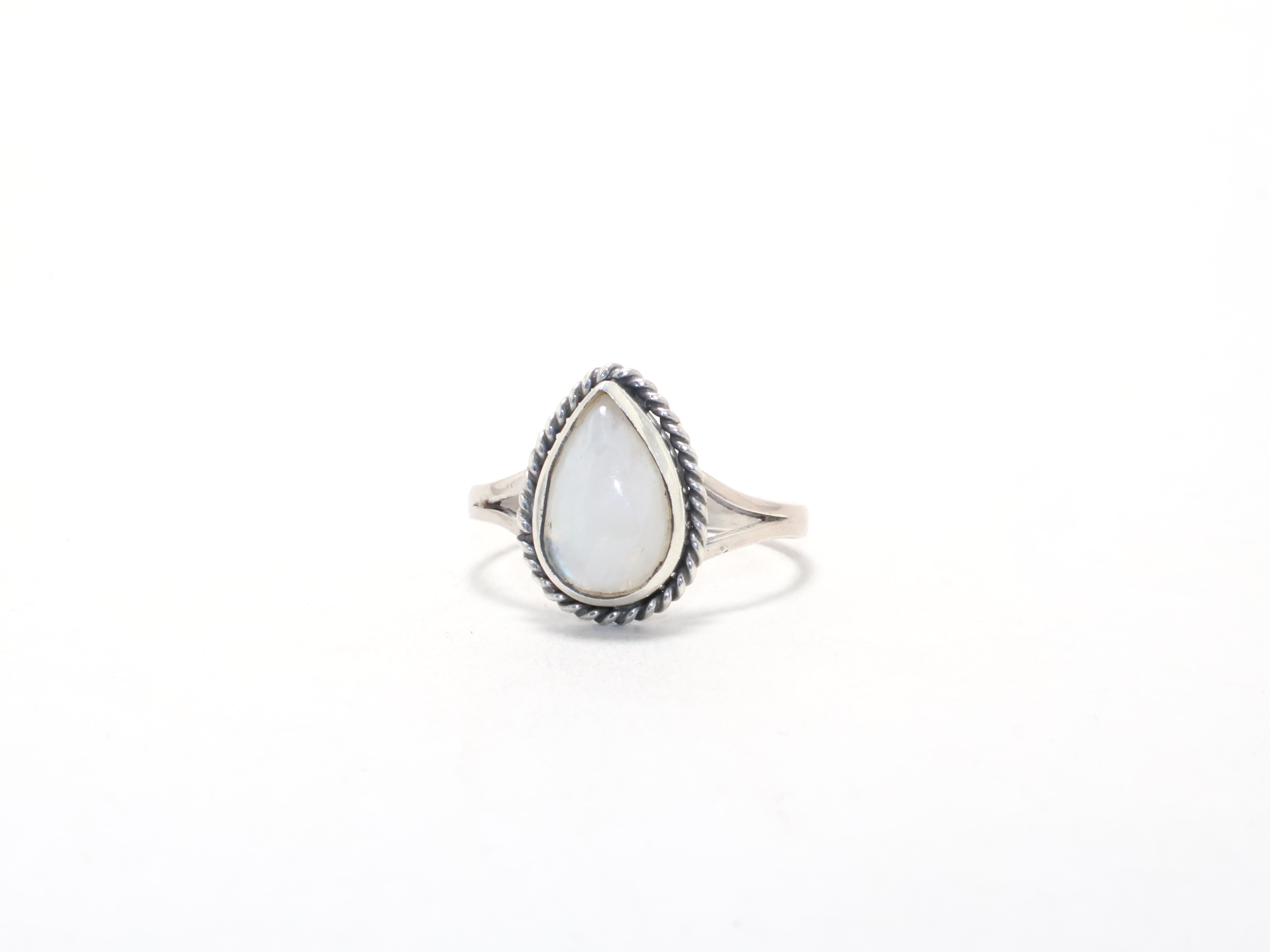 Tropfen Regenbogen Mondstein Ring Juni Geburtsstein Ring 925 Sterling Silber Designer Ring Geschenk für jedermann
