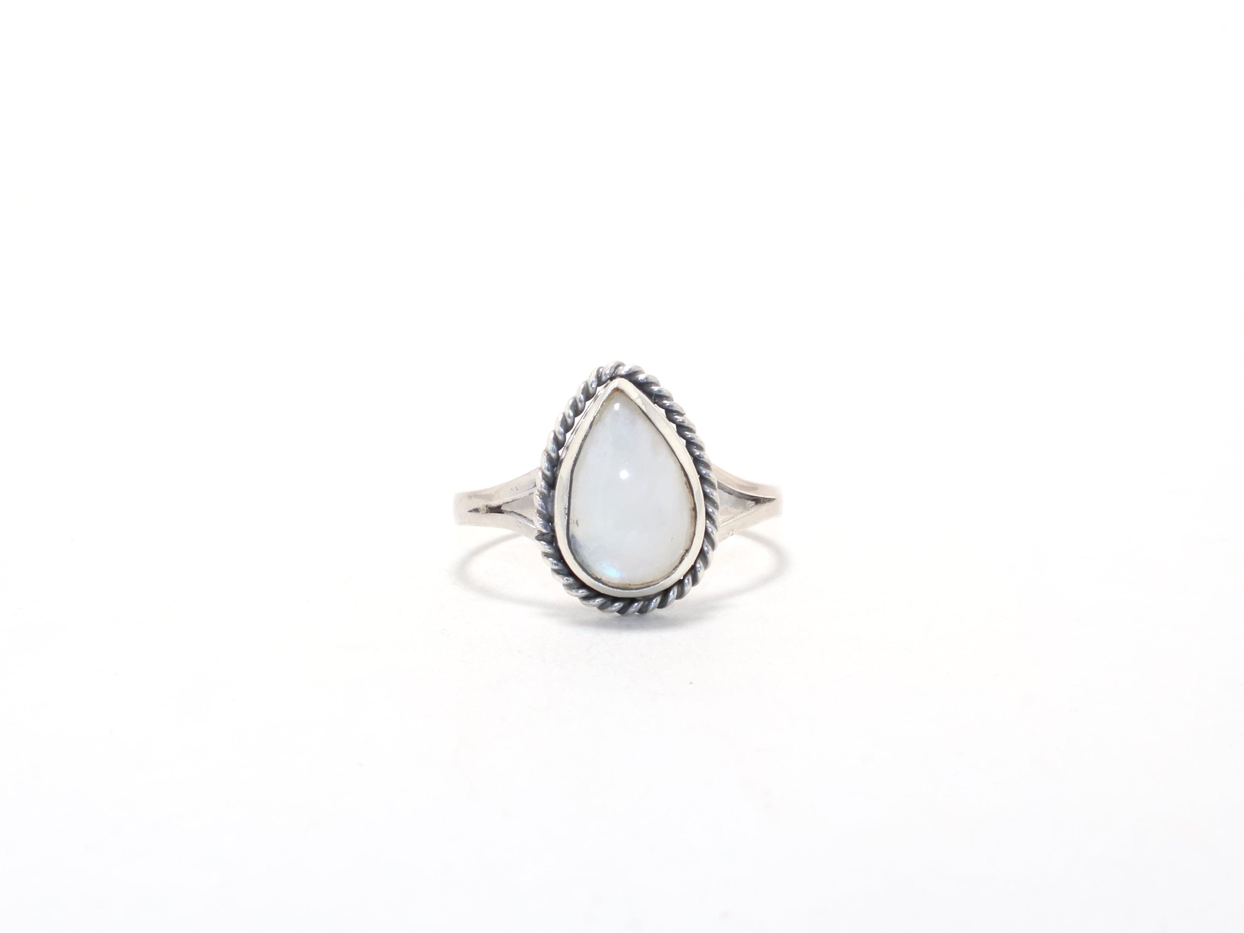 Tropfen Regenbogen Mondstein Ring Juni Geburtsstein Ring 925 Sterling Silber Designer Ring Geschenk für jedermann