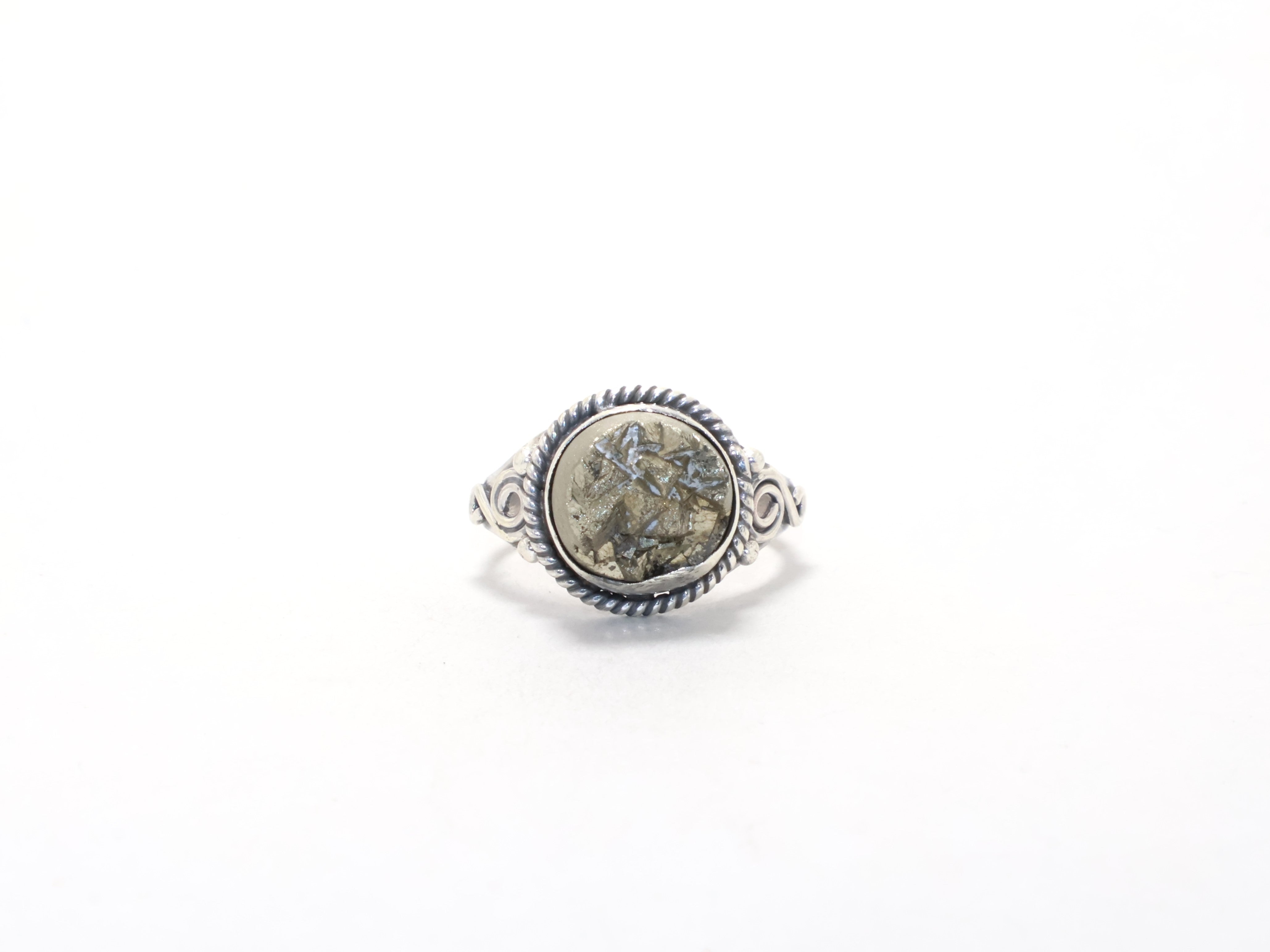 Designer roher Pyrit Ring Juli Geburtsstein Ring Cocktailring Minimalistischer Ring Stapelring 925 Sterling Silber
