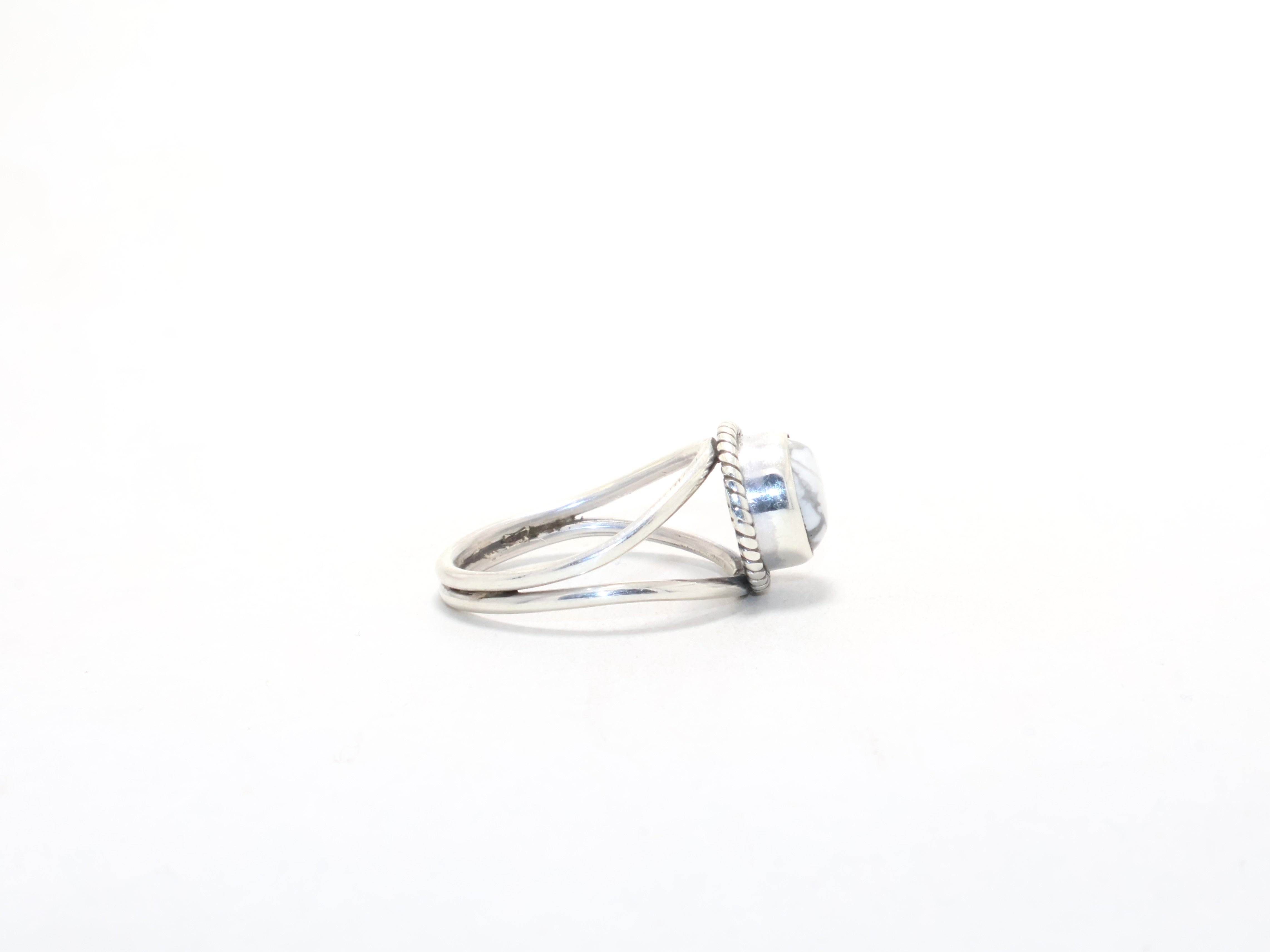Weißer Howlith Edelsteinring 925 Silberring Designer Minimalistischer Ring 925 Sterling Silber Bohemian Ring Verlobungsring Handgemacht