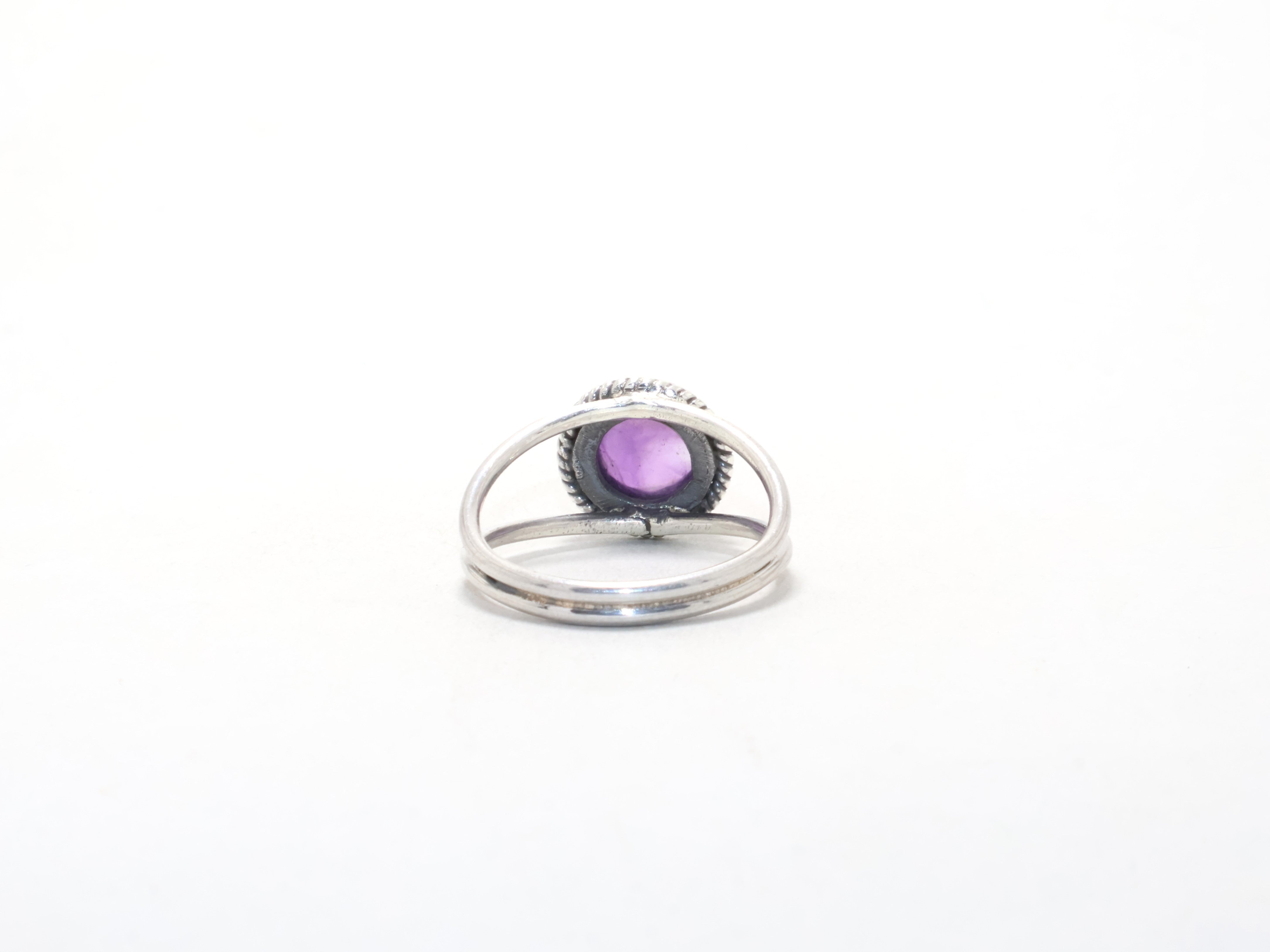 Lila Amethyst Edelsteinring Februar Geburtsstein Minimalistischer Ring Cocktailring Verlobungsring
